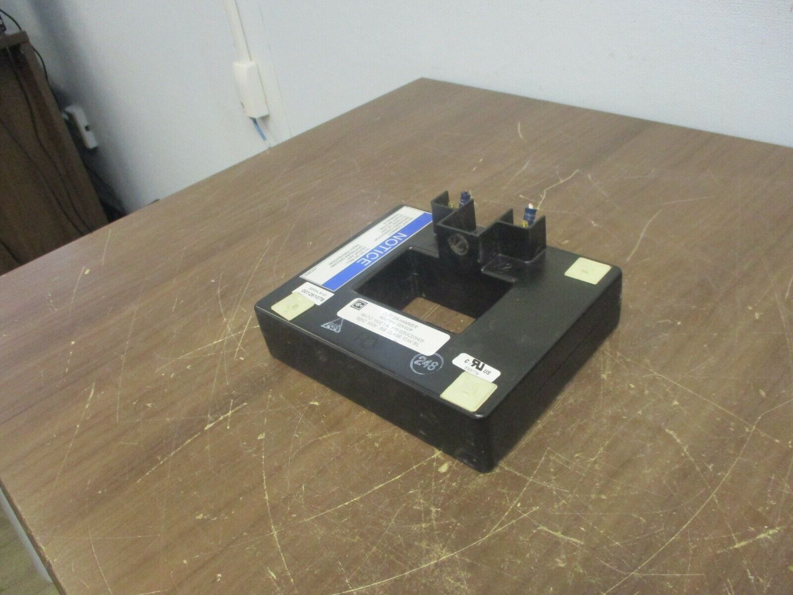 Cutler-Hammer Neutral Sensor 9253C03H09 Ratio 1600:1A 600V 10kV BIL Used
