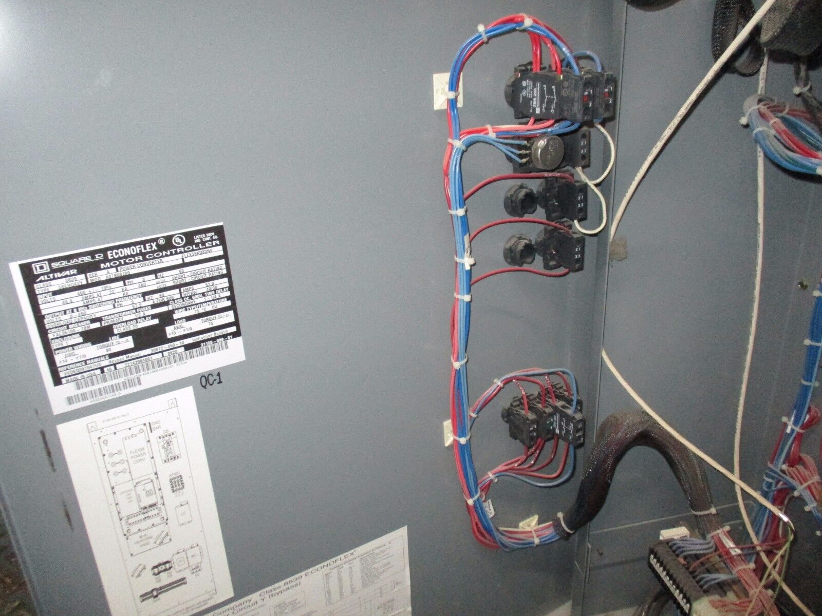 Square D Econoflex Altivar AC Drive 8839 58ENG4VY 40Hp 3Ph Used