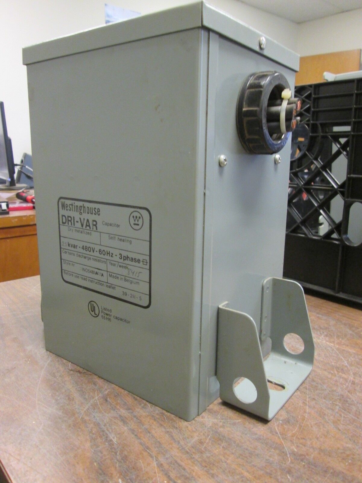 Westinghouse Dri-Var Capacitor 1N05481A05A 2.5kvar 480V 60Hz 3Ph Used