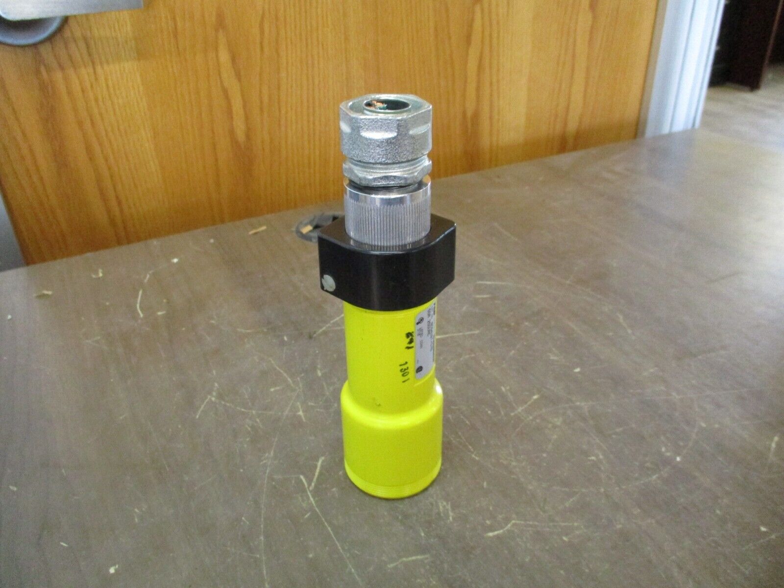 Russellstoll Connector 9C54U2T/C75 50A 250V 3P 4W Used