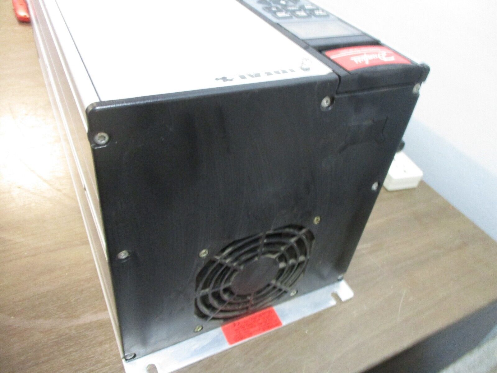 Danfoss VLT6032 AC Drive 178B3775 30HP 3Ph Input: 3x380-460V 50/60Hz 44A-41A