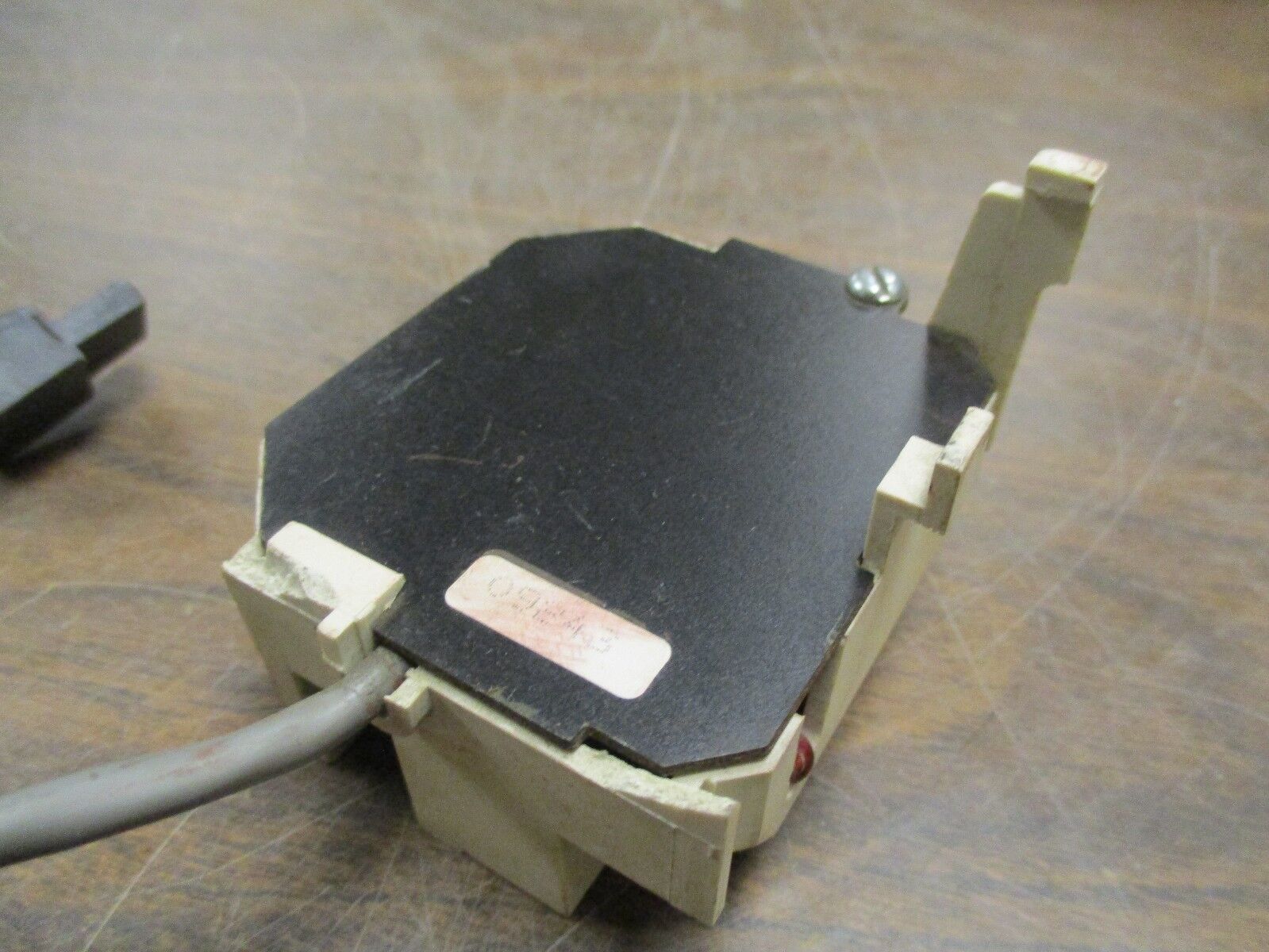 Westinghouse Advantage PONI 2D79735G04 WPONI 120V 50/60Hz *Broken Clips* Used