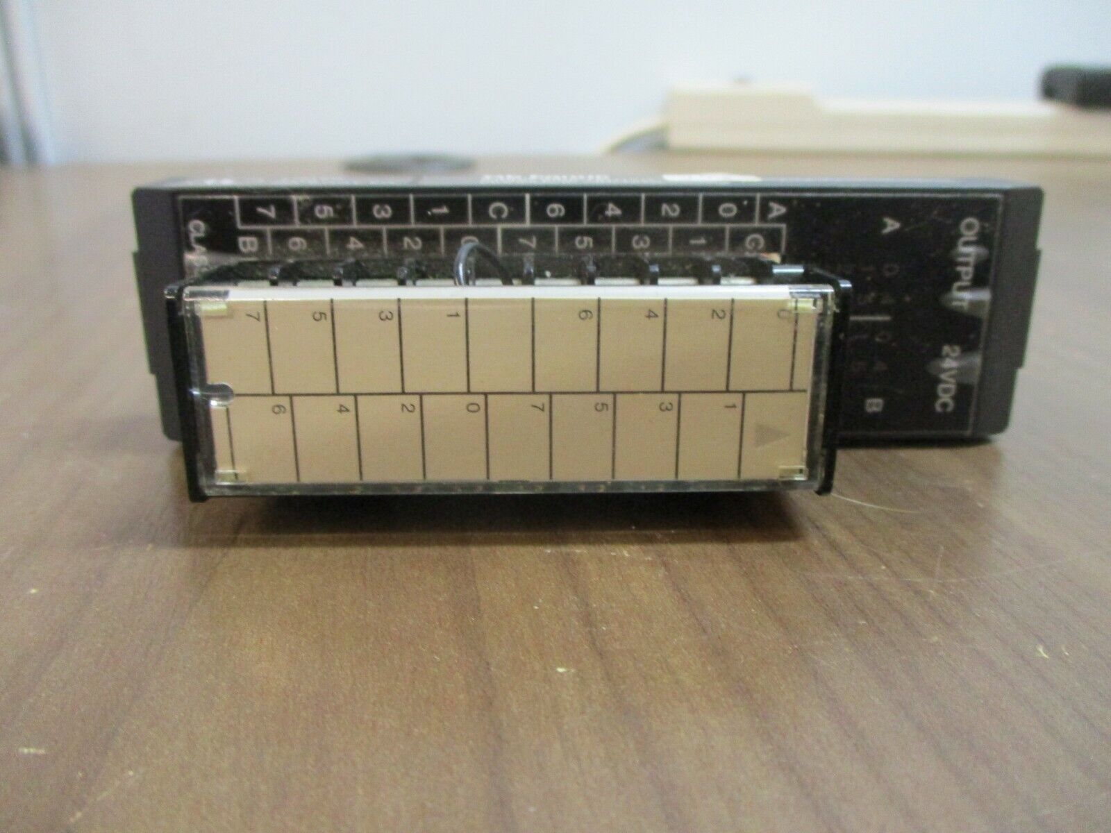 GE Fanuc 24VDC Sink Output Module IC610MDL157B 16 Circuit Used