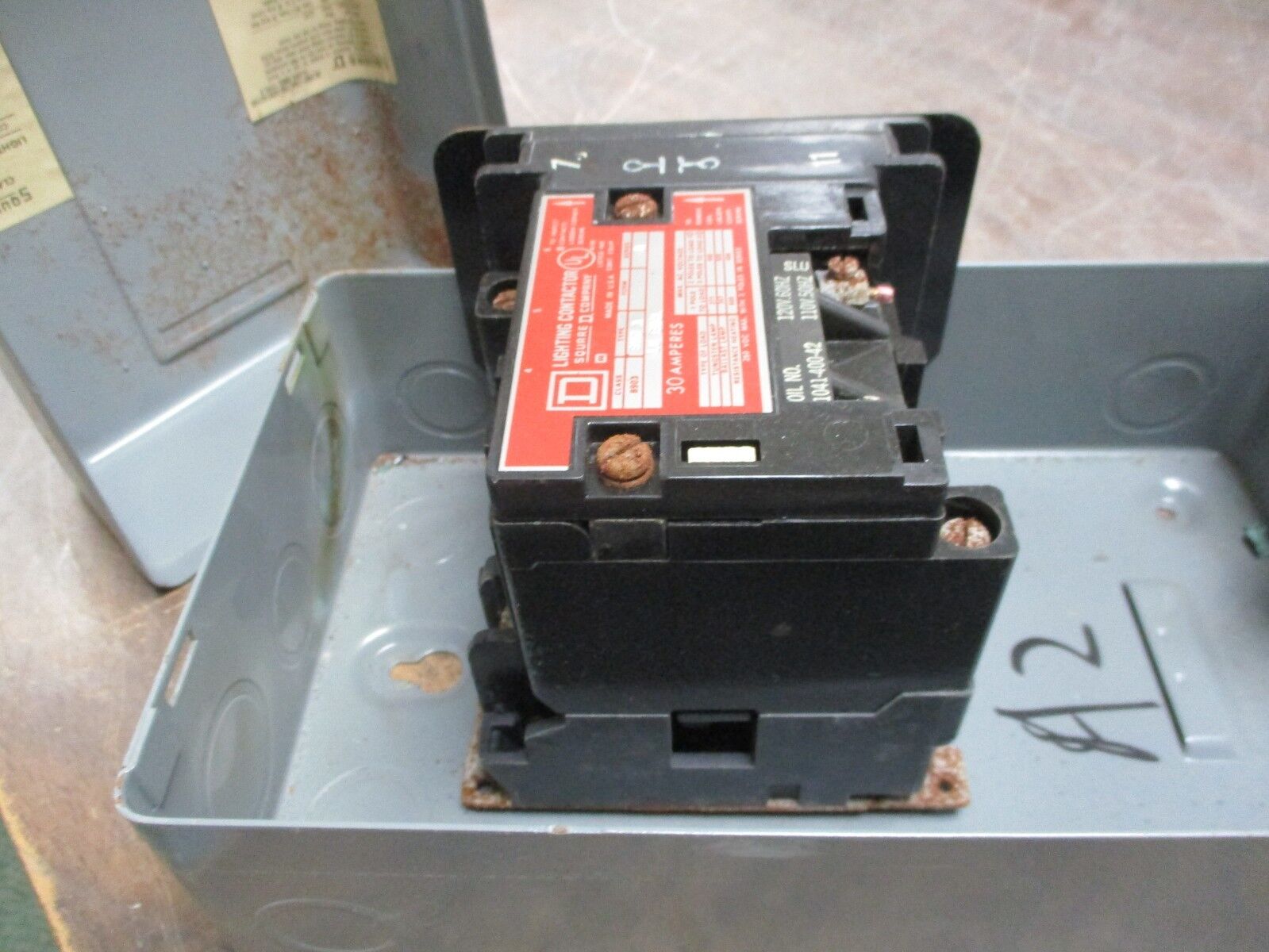 Square D Enclosed Lighting Contactor 8903 SMG 3 120V Coil 30A 600V Used