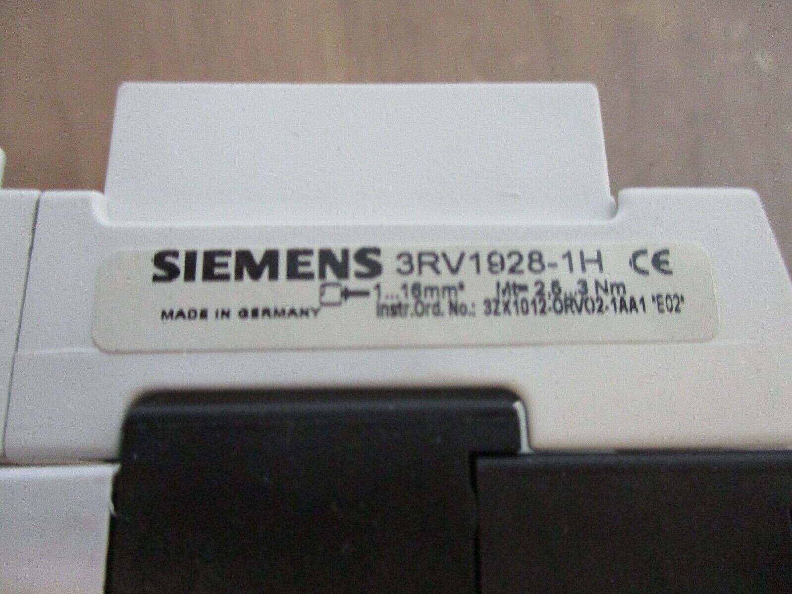 Siemens Sirius Motor Protector 3RV1021-1BA10 Trip: 1.4-2.0A Used