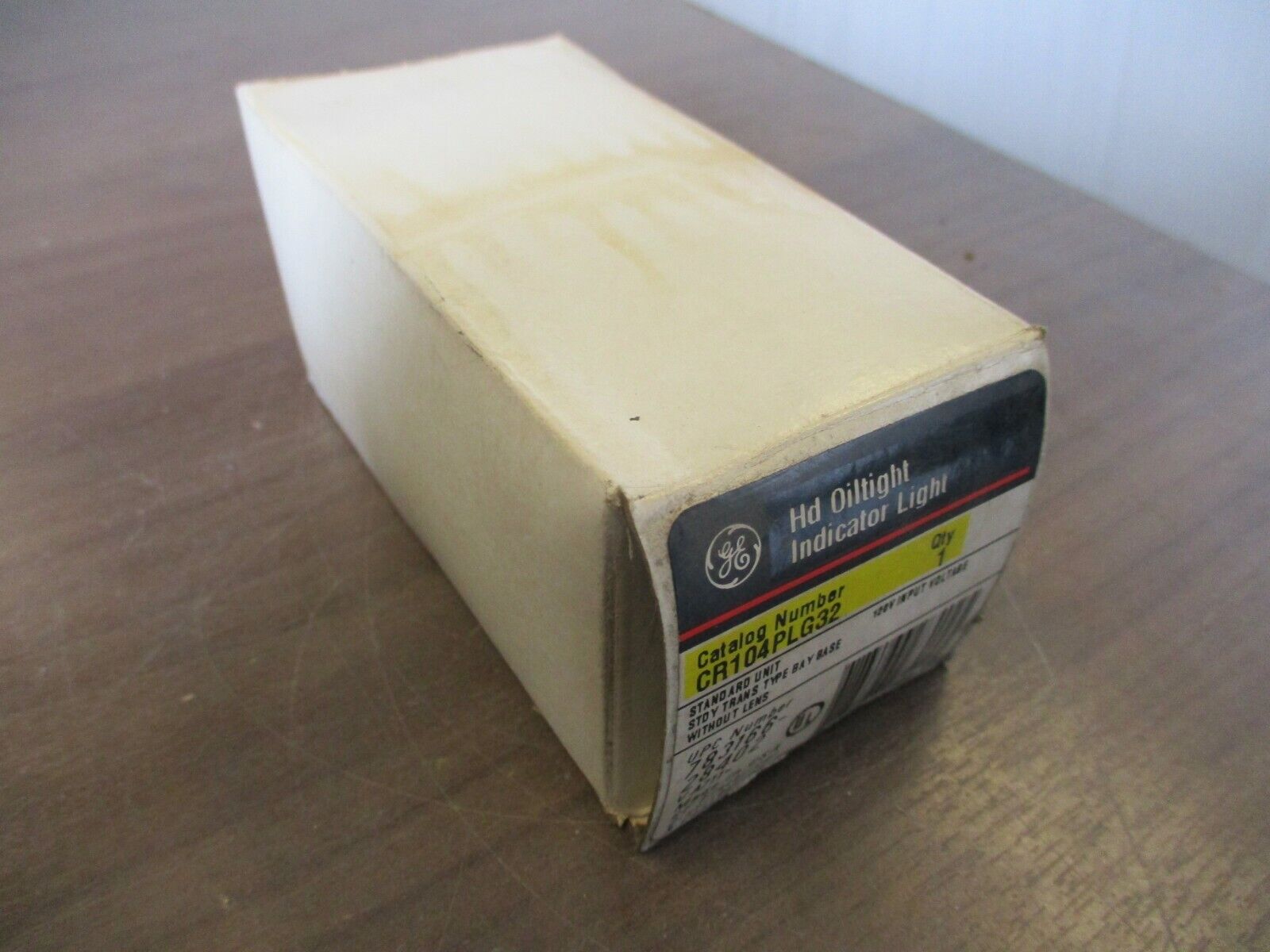 GE Hd Oiltight Indicator Light CR104PLG32 120V New Surplus