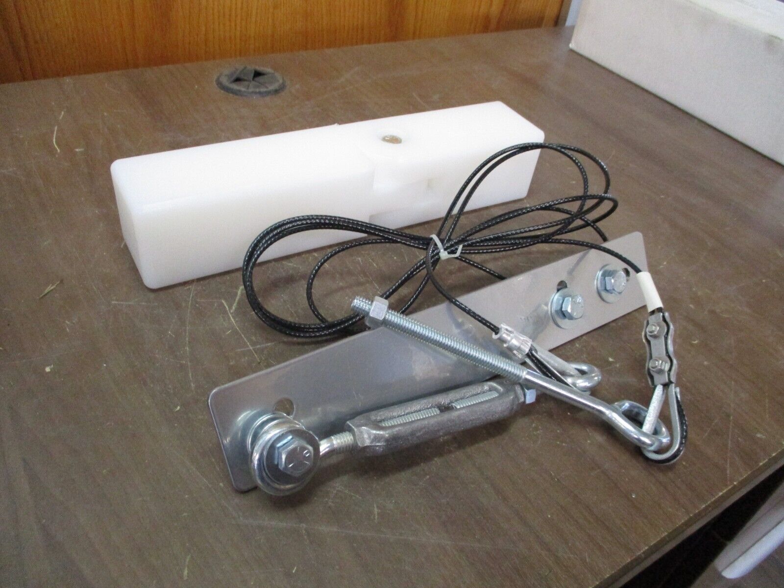 Advantage Gate Products Barrier Gate Folding Arm Assembly New Surplus