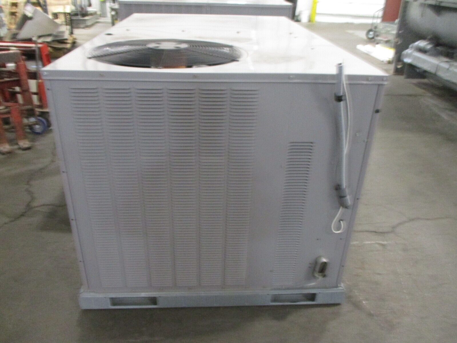 Bryant 581J Rooftop Unit 581JP06A115A2A0AAA 5 Ton 208/230V MFD 2015 Used