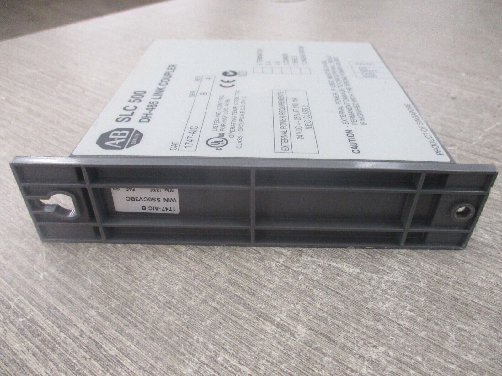 Allen-Bradley SLC 500 DH-485 Link Coupler 1747-AIC Ser. B 24VDC 190mA Used