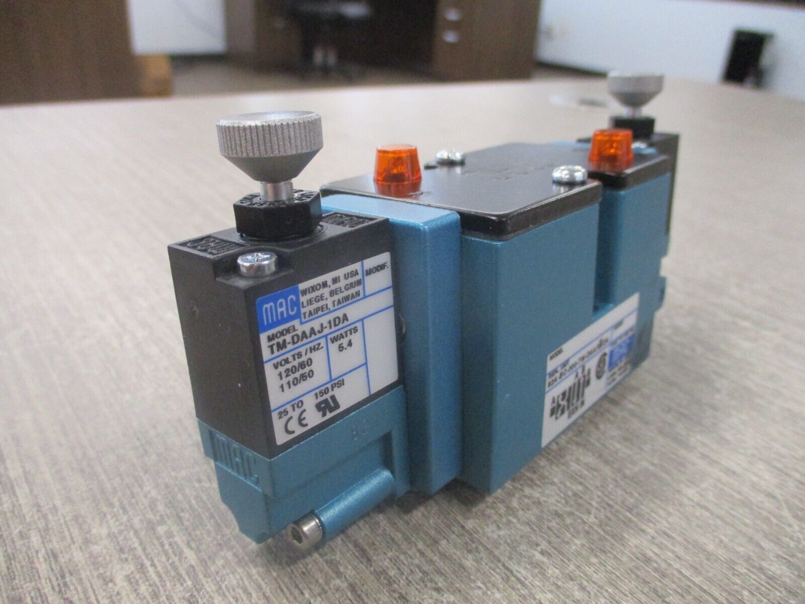 MAC Solenoid Valve 82A-BC-000-TM-DAAP-1DA Used