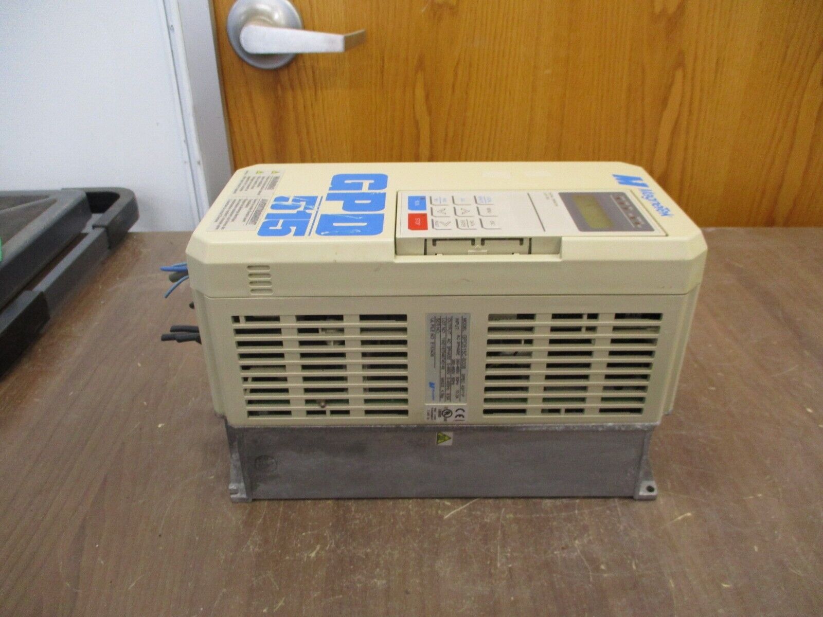 Magnetek GPD 515 AC Drive GPD515C-B008 5HP 3Ph w/ Keypad Used