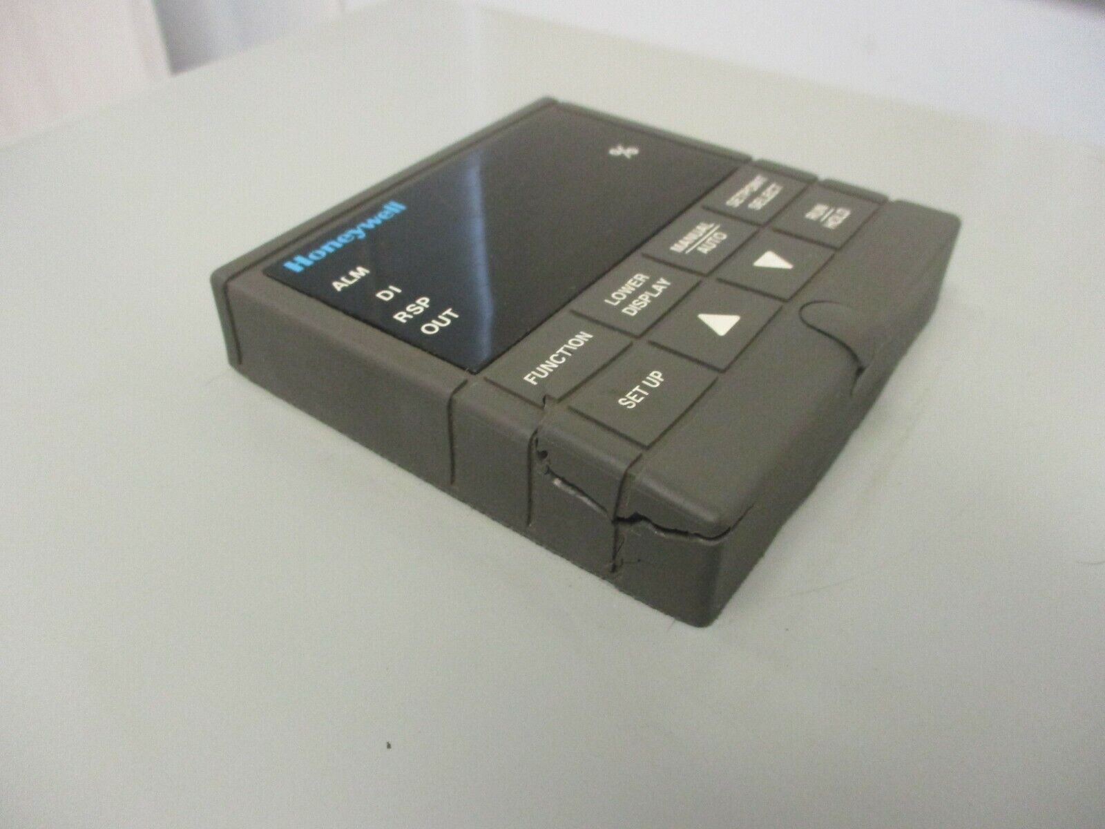 Honeywell Enclosed Versa-Pro Temperature Controller UDC3000 90-264V 50/60Hz Used