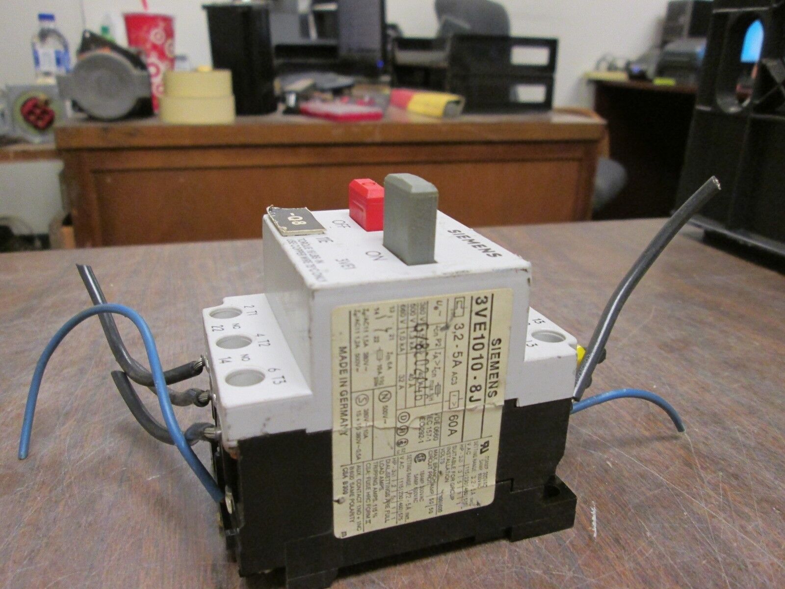 Siemens Motor Starter Protector 3VE1010-8J Range: 3.2-5A 600V Used
