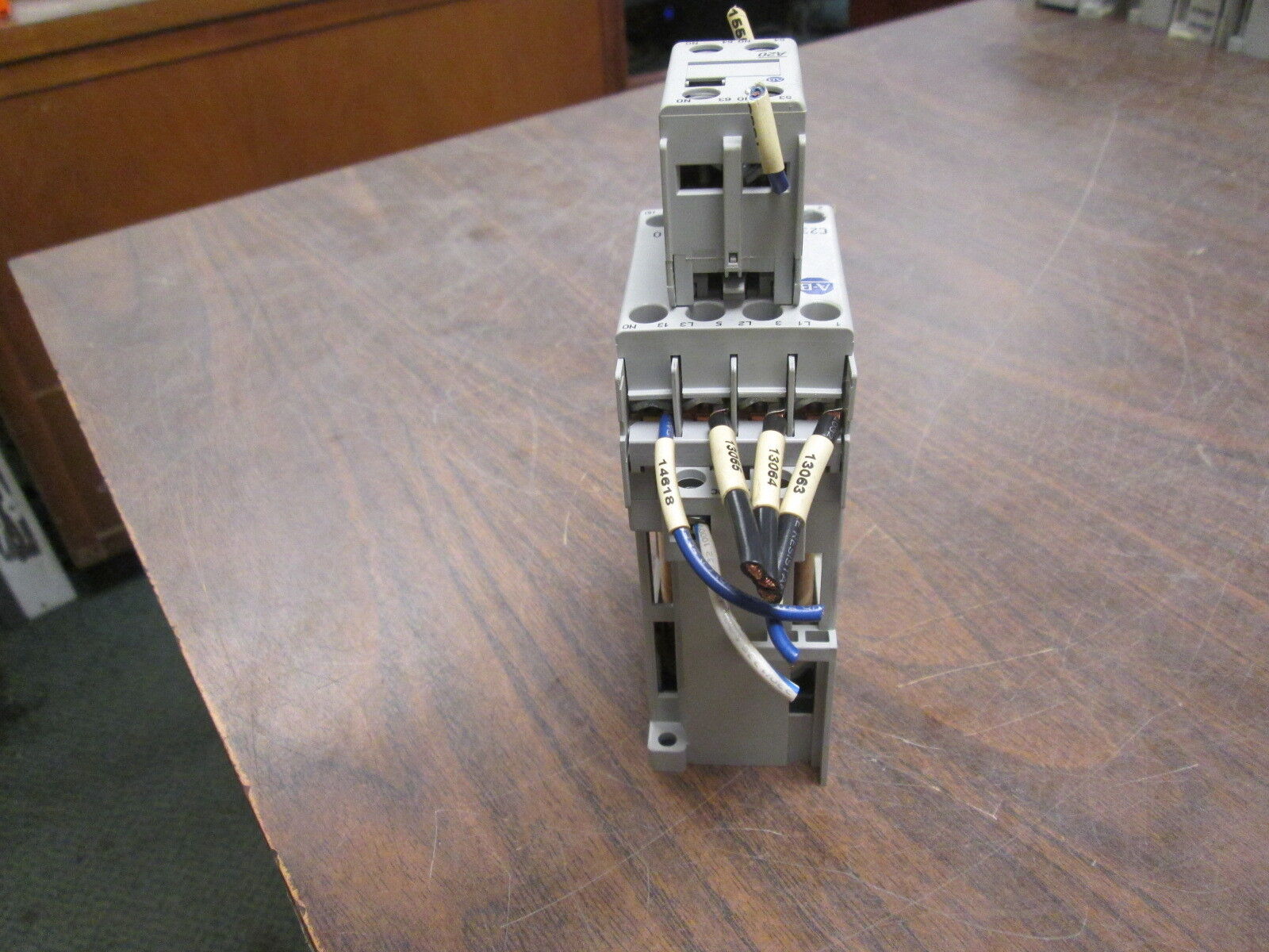 Allen-Bradley Contactor 100-C23Z*10 24VDC Coil 30A 600V Used