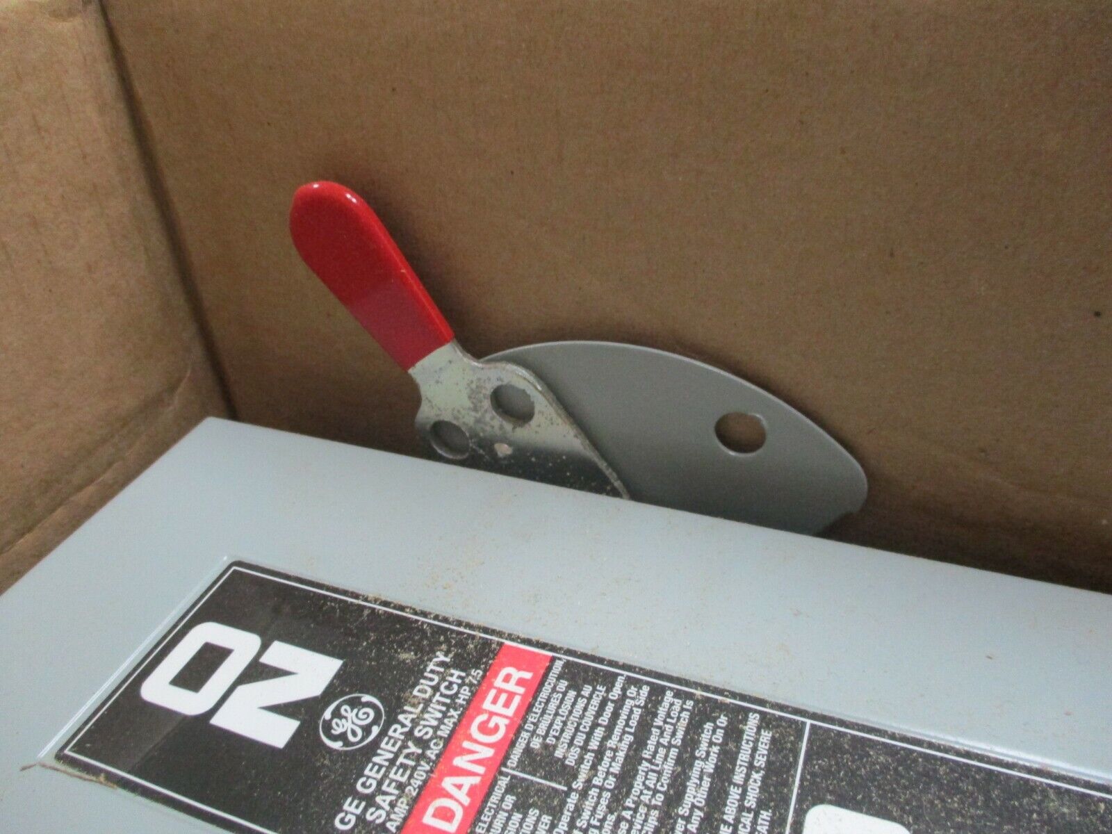 GE Fusible Safety Switch / Disconnect TG4321 30A 240V 3P 4W New Surplus