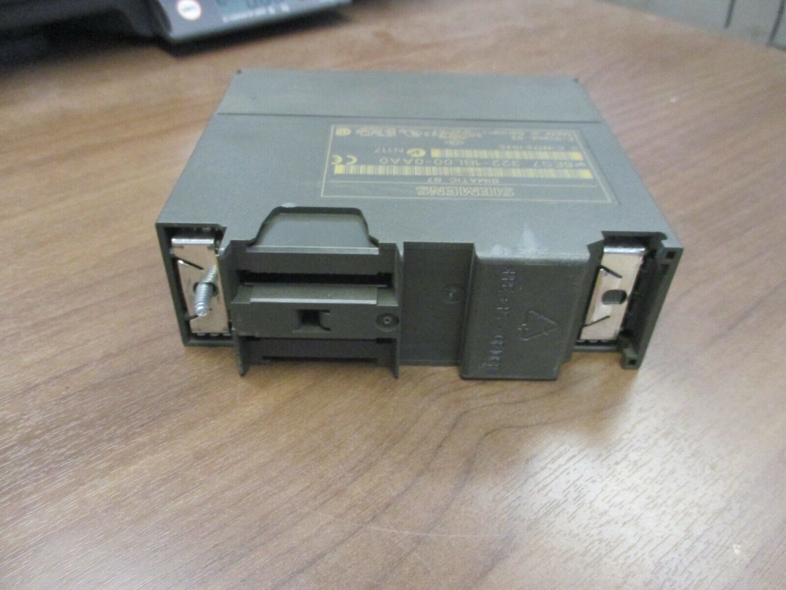 Siemens Simatic S7 Digital Output Module 6ES7 322-1BL00-0AA0 Used