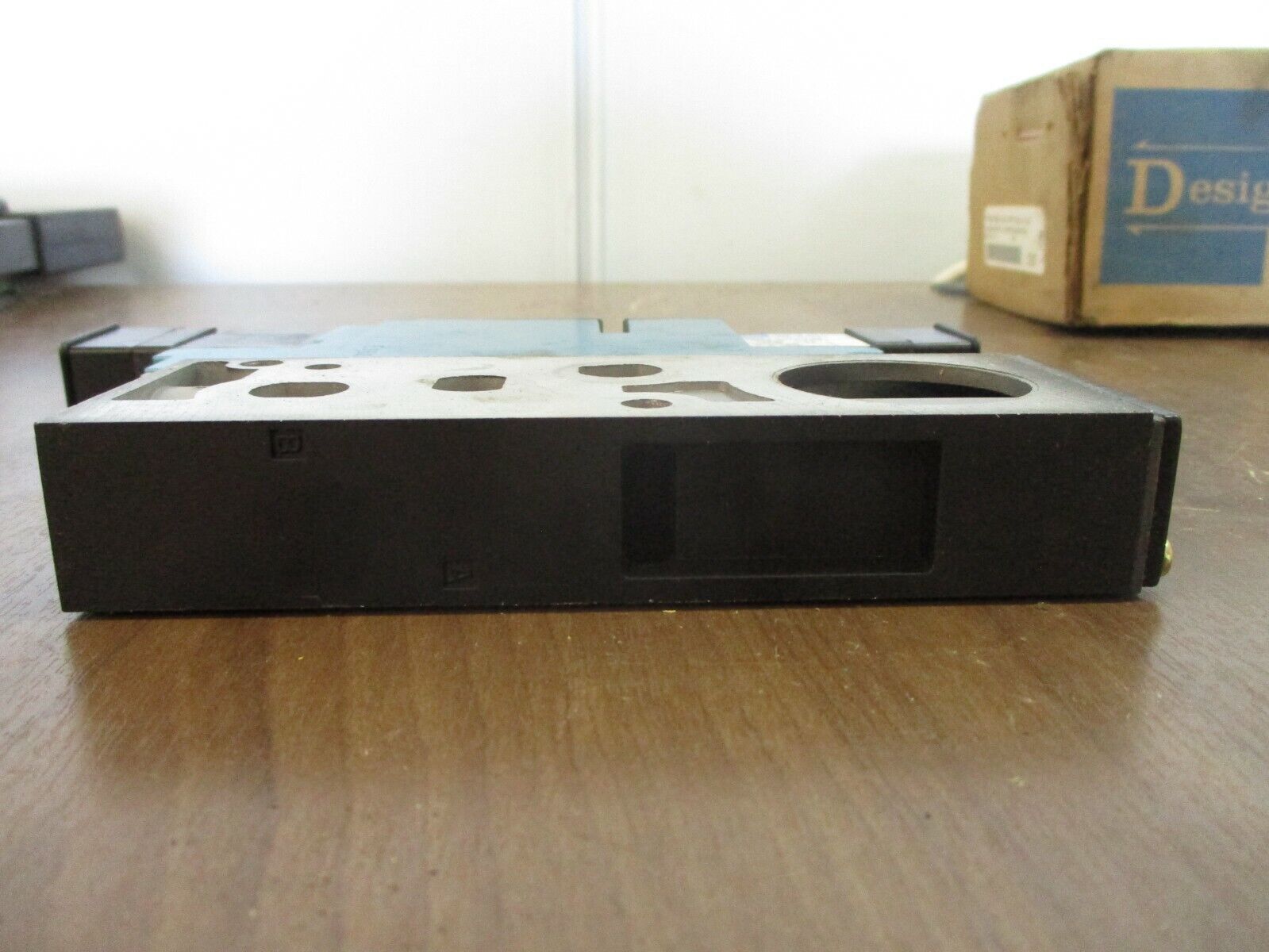 MAC Solenoid Valve 92B-BBA-BJG-DM-DJAJ-1JM New Surplus