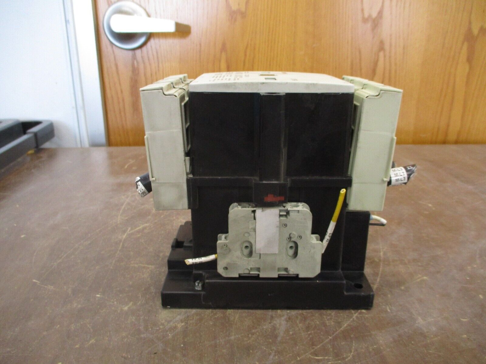 Siemens Contactor 3TF5022-0AK6 120V Coil 160A 600V Used