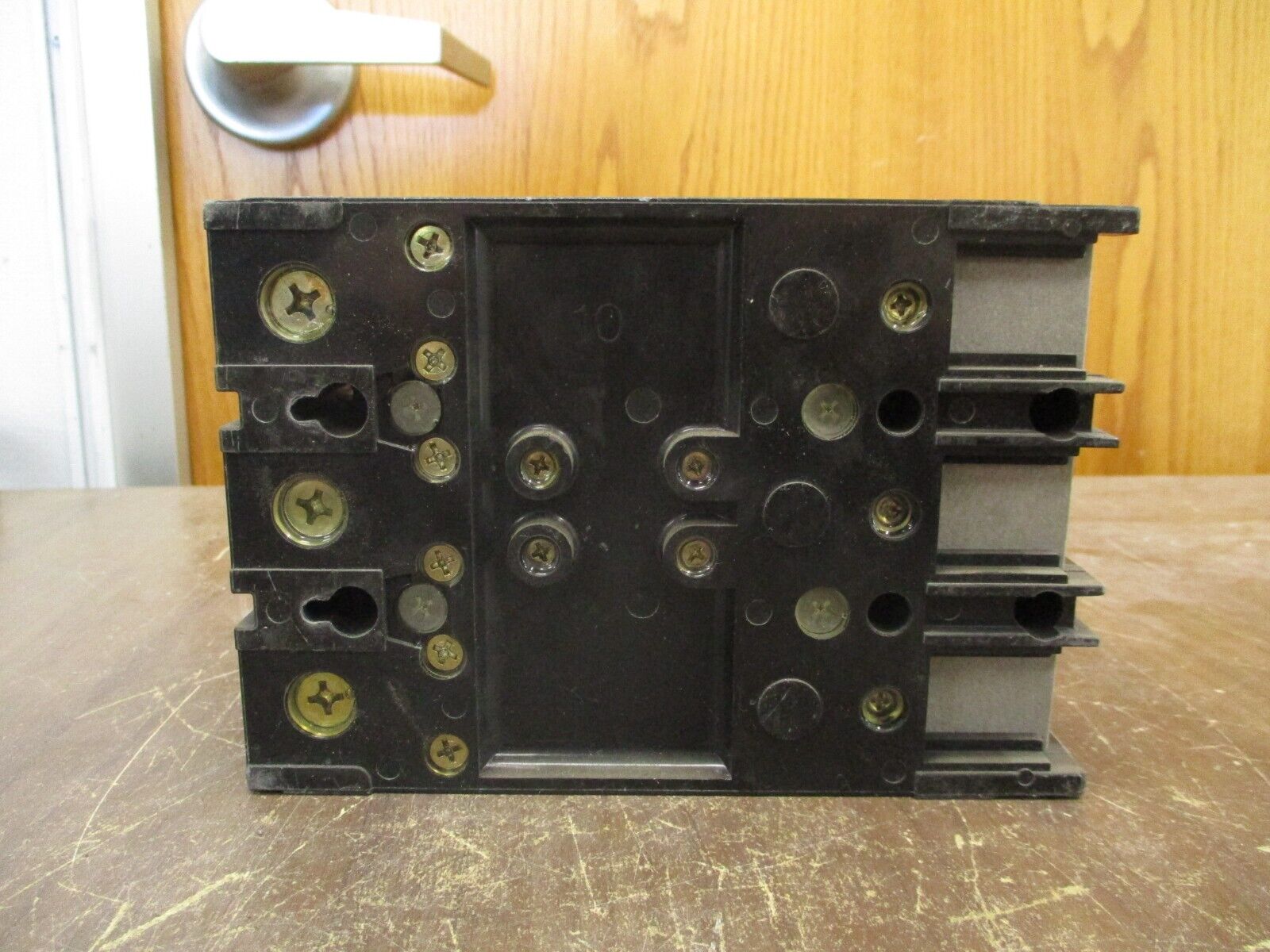 Square D PowerPact QB 225 Circuit Breaker QBF32225TS 225A 240V 3P Used