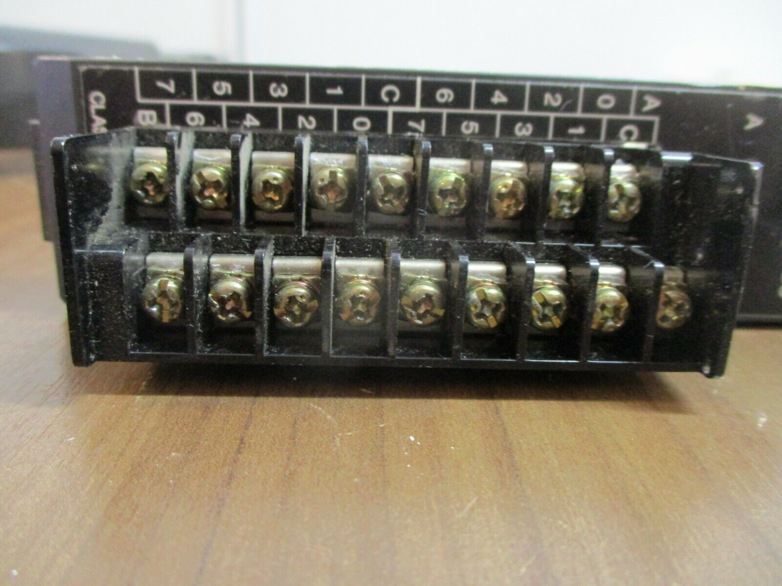 GE Fanuc 24VDC Sink Output Module IC610MDL157B 16-Circuit, Used