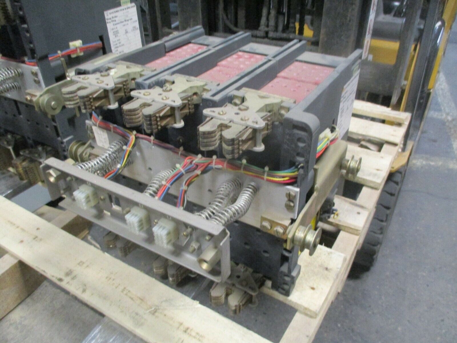 Westinghouse Circuit Breaker SPB 50 800A Frame 400A Plug 600V 3P 50/60Hz Used