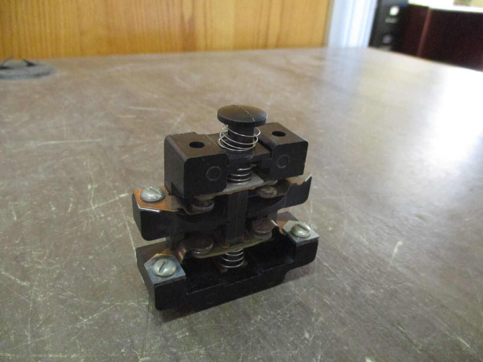 GE Aux Contact Block 136C2511-1 Used