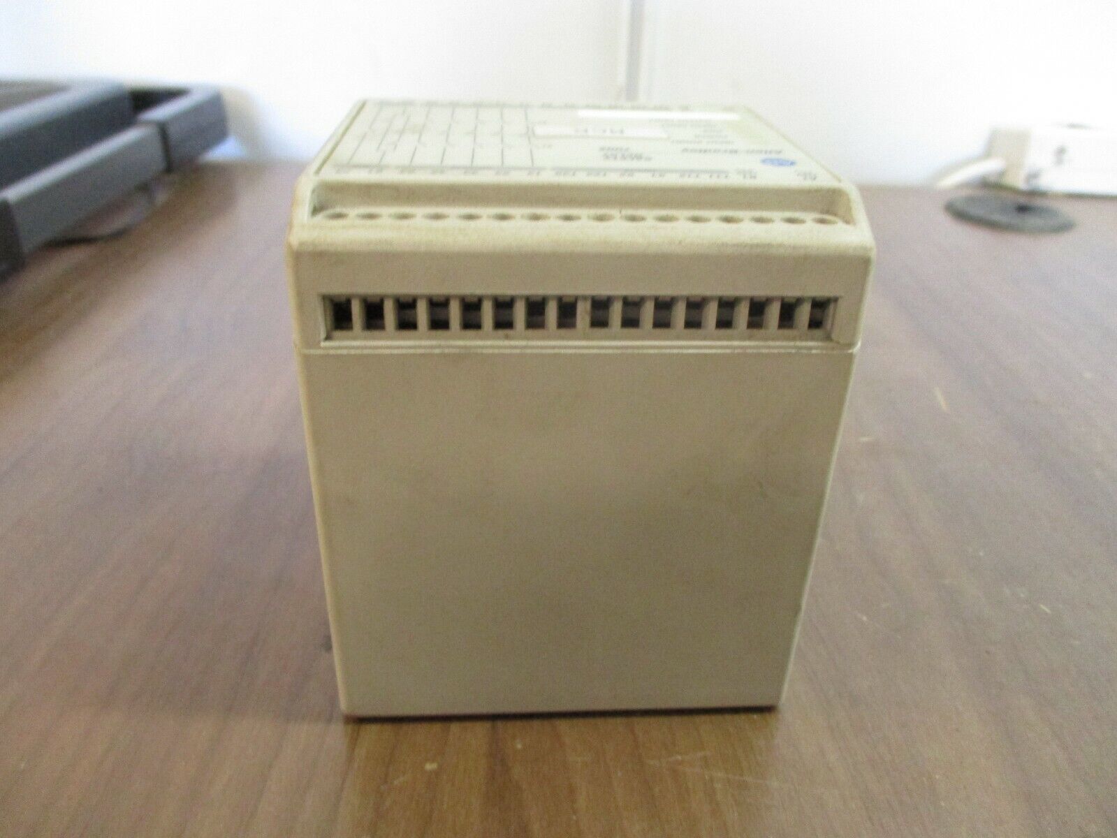 Allen-Bradley 700Z Safety Relay 700-ZBR520AZ1 Ser. A New Surplus