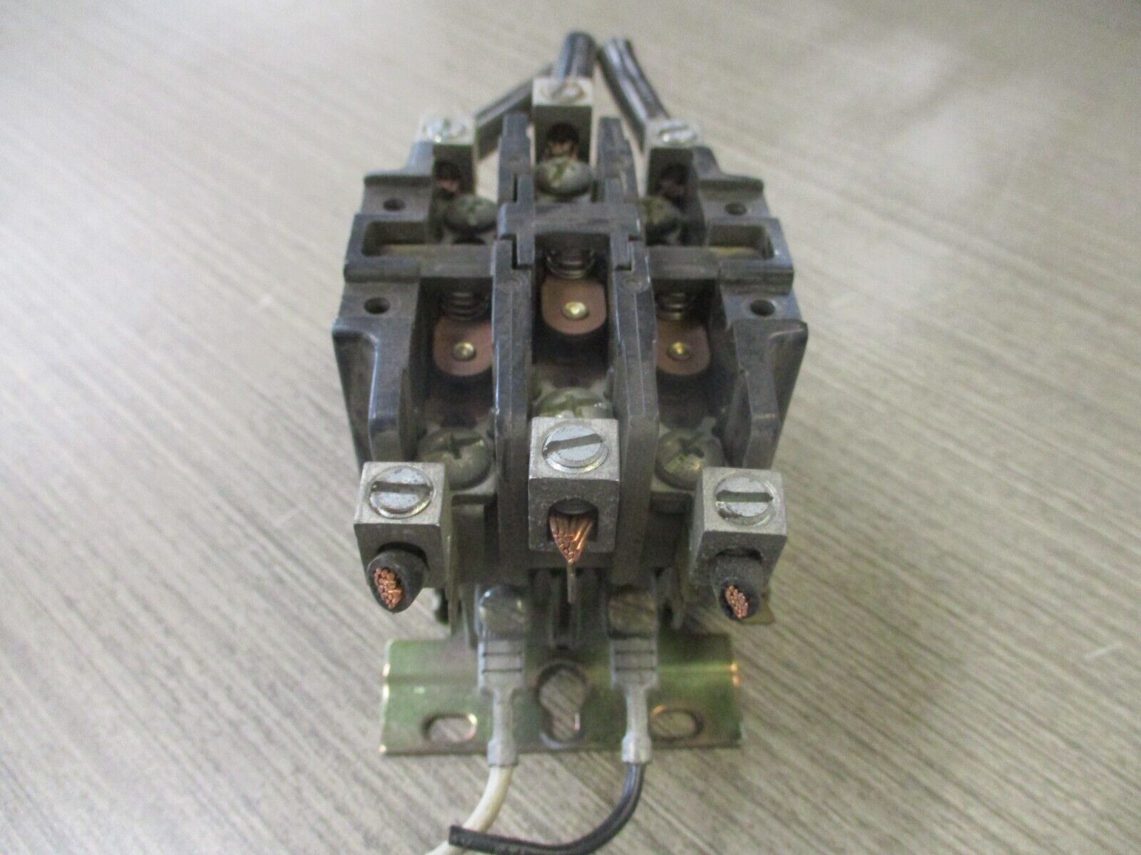 Furnas Definite Purpose Contactor 42CE35AFGC139 Ser. B 120V 40A 600V Used.