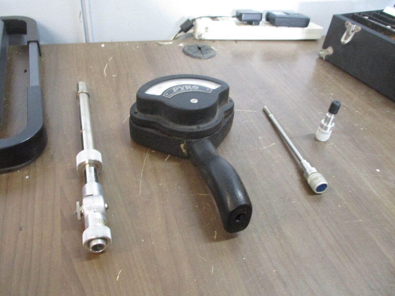 Pyro Surface Pyrometer 169-34 Range: 0-1200°F Used