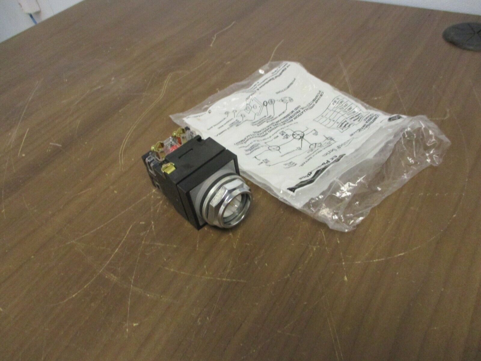 GE Illuminated Pushbutton CR104PBT11R1B2 120V New Surplus *No Box/Missing Lens*