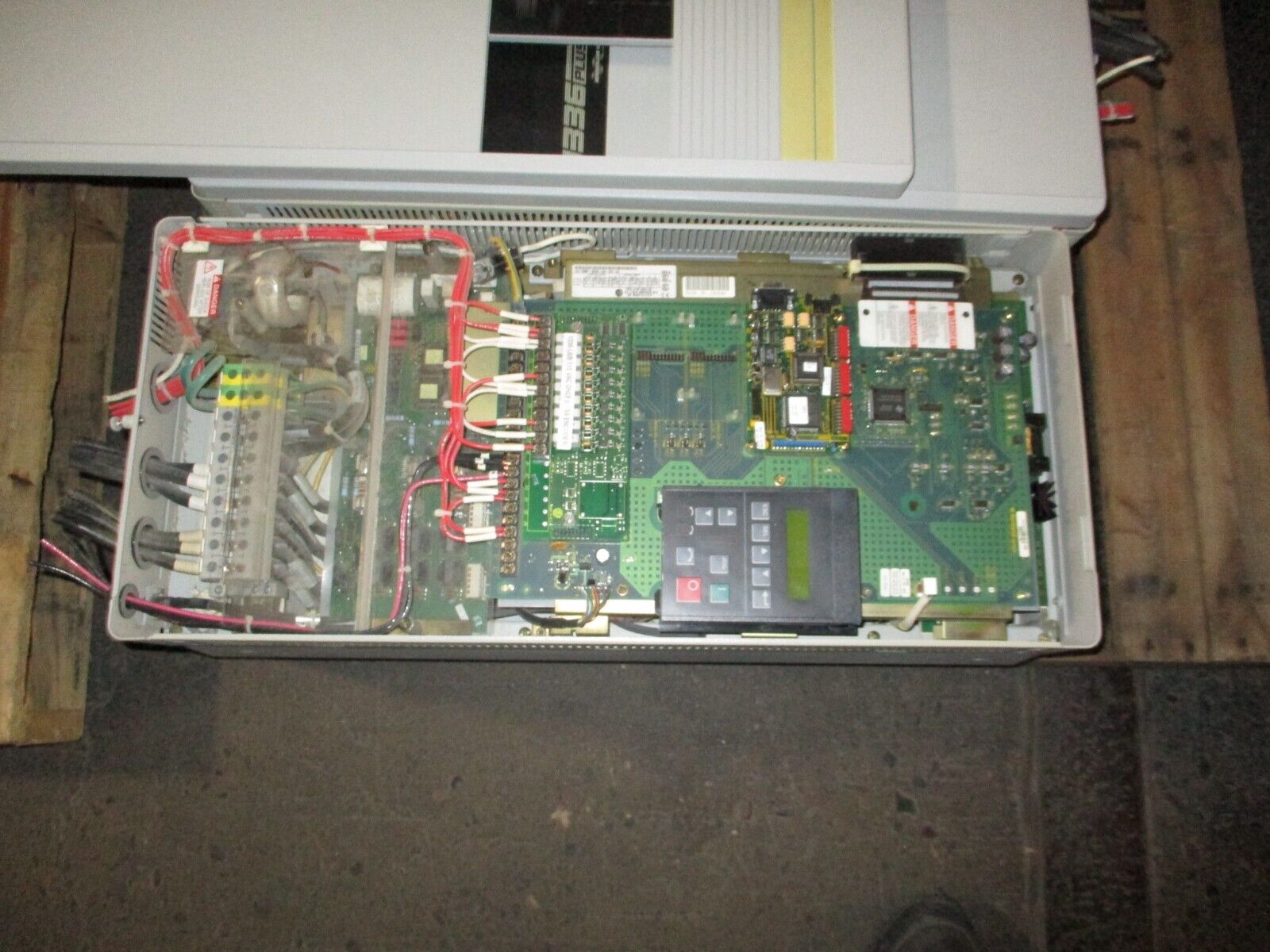 Allen-Bradley 1336 Plus II AC Drive 1336F-B040-AA-EN-L6 40HP 3Ph w/ Keypad Used