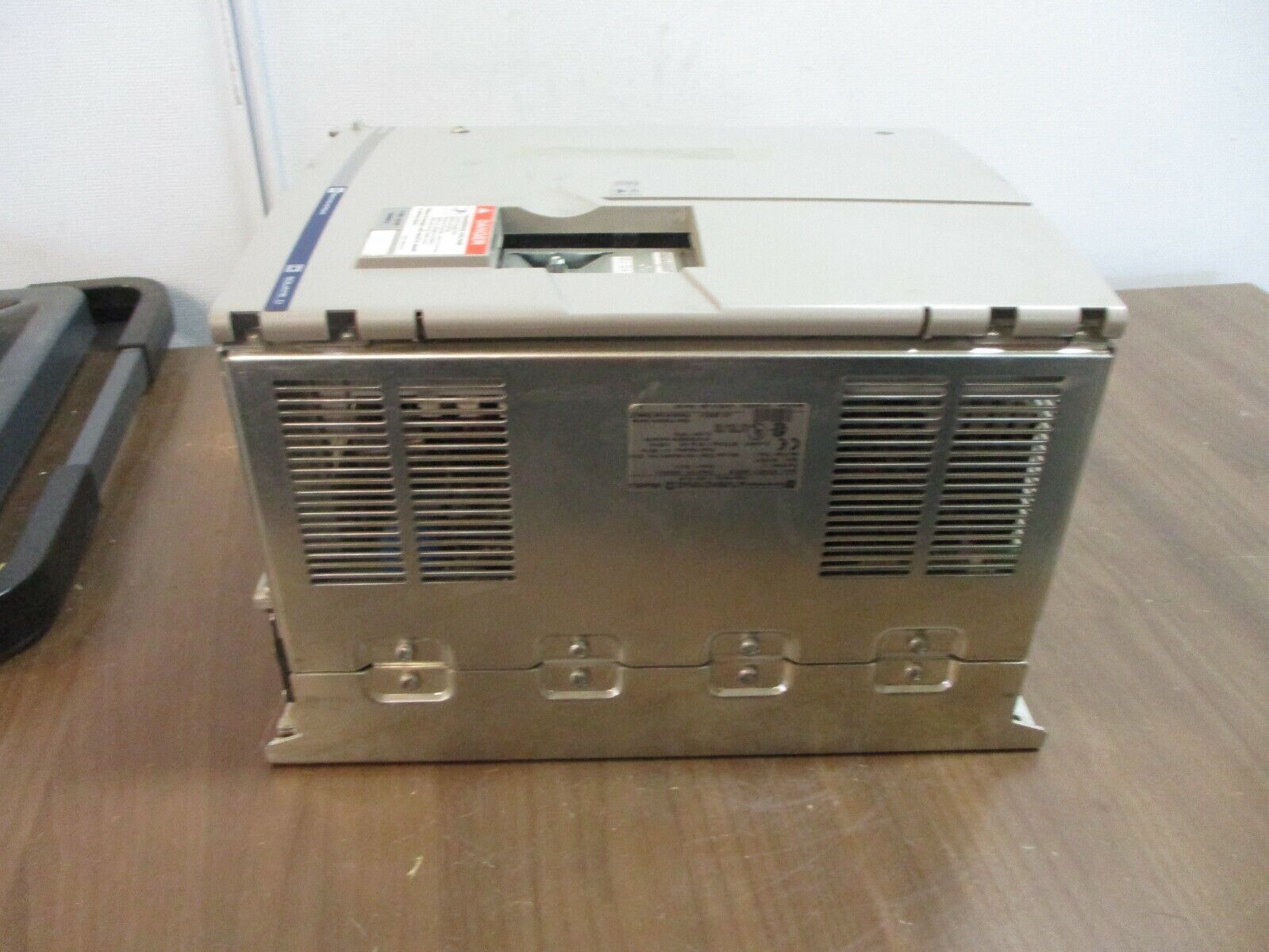 Square D Altivar 58 AC Drive ATV58HD16N4Z 15HP w/ VW3A58202 I/O Card *No Keypad*