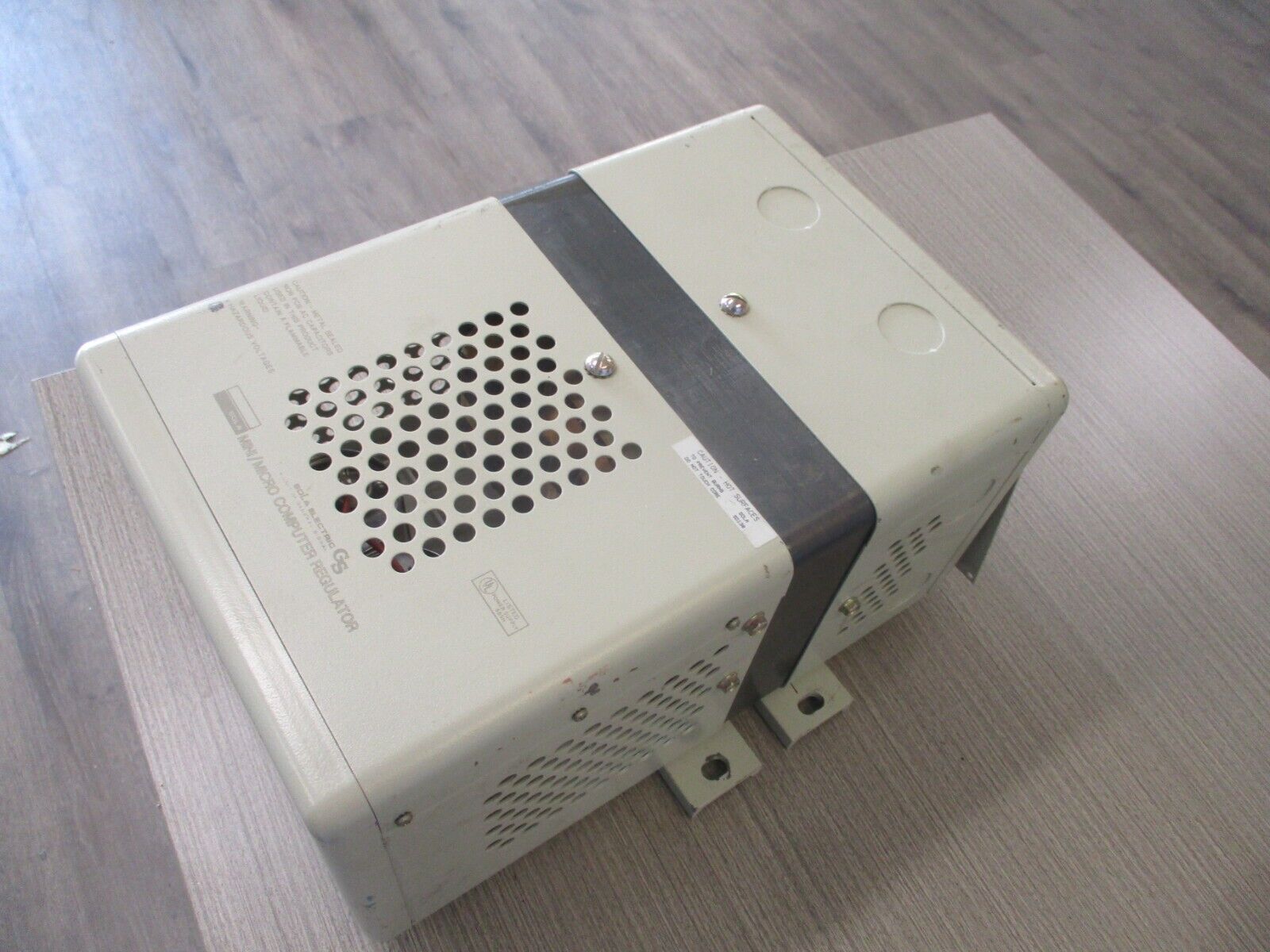 Sola Type CVS Voltage Transformer 63-23-215-8 1500VA Input : 380-520V Used.