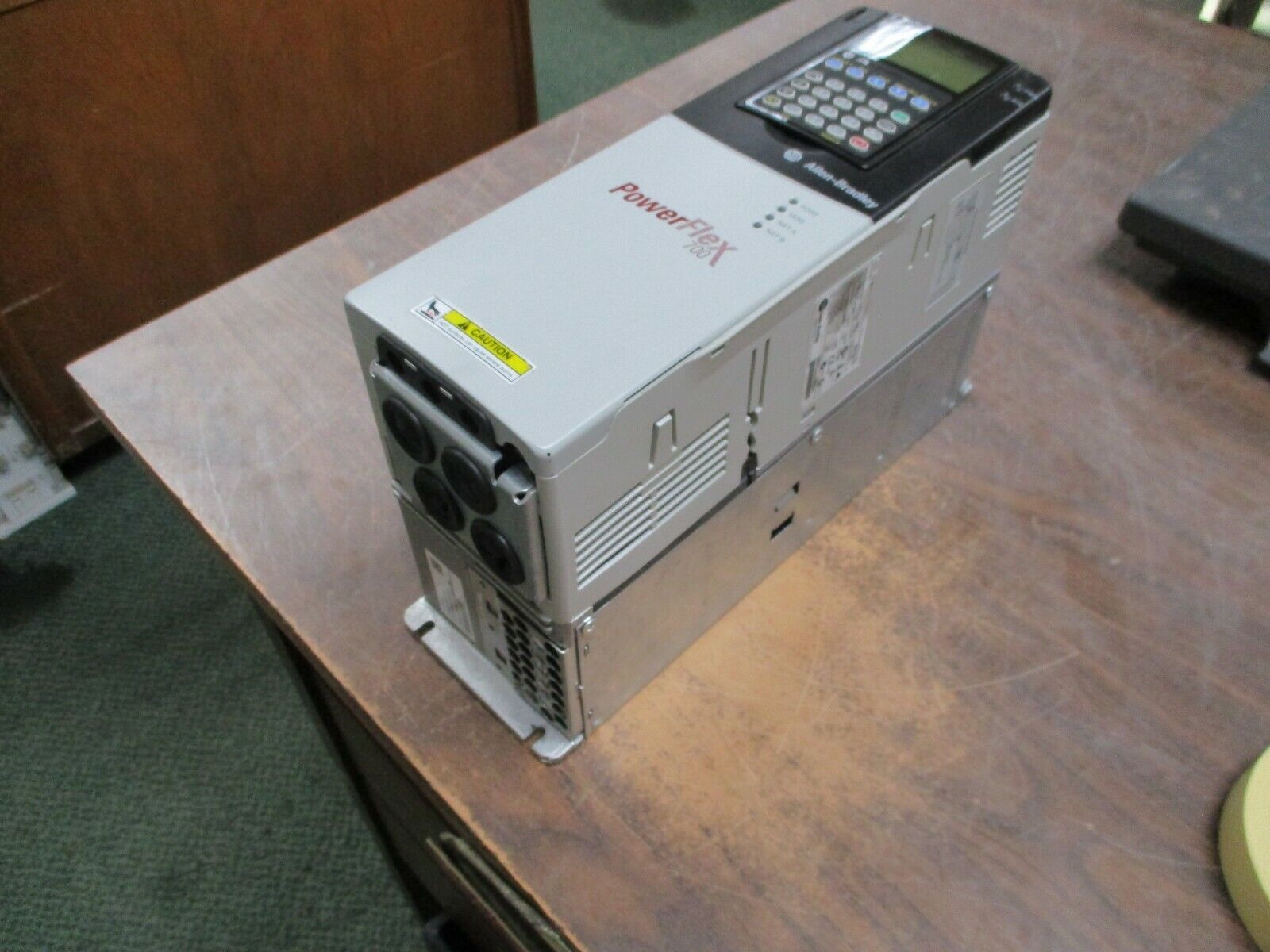 Allen-Bradley PowerFlex 700 AC Drive 20BD3P4A0AYNANC0 2HP 3Ph w/ Keypad Used