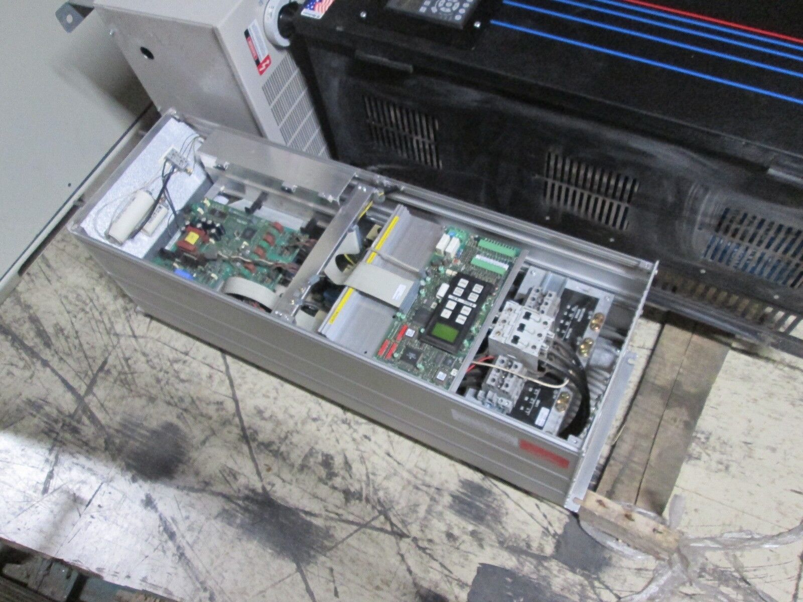 Danfoss VLT 3542 AC Drive 175H7375 40HP Used