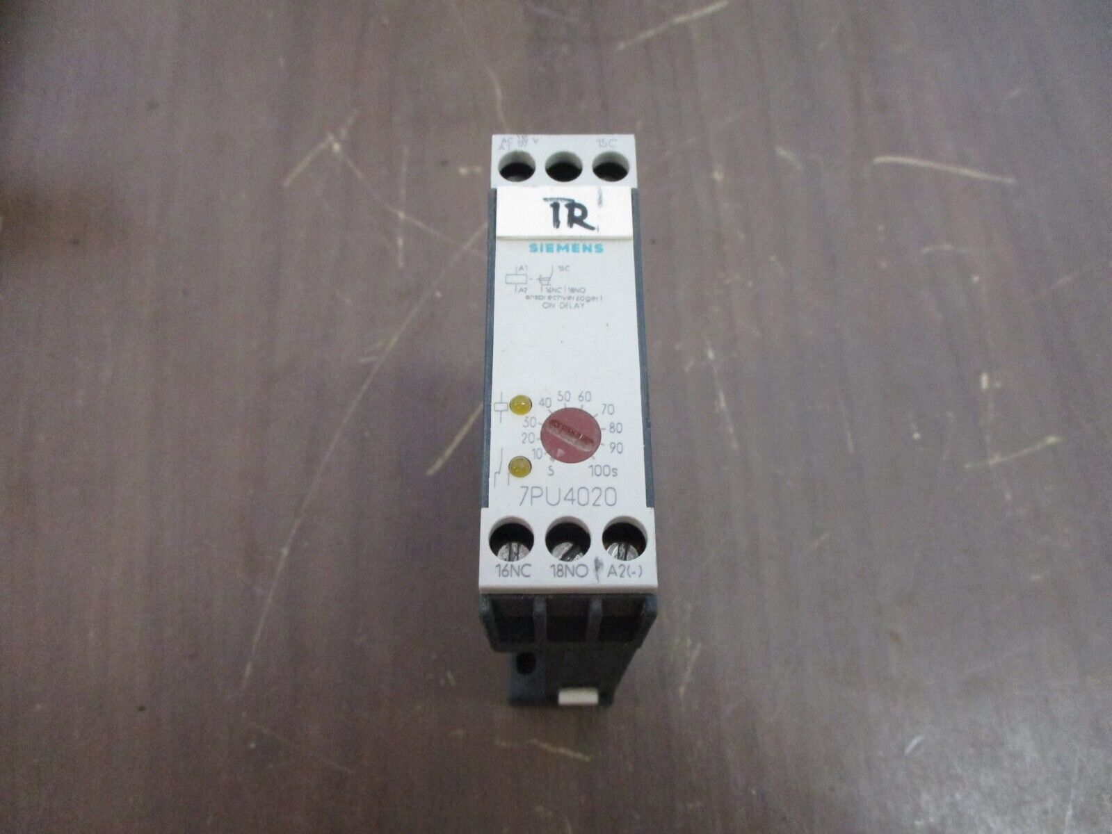 Siemens Time Relay 7PU4020-3AJ20 Range: 5-100S 110-127V 50/60Hz Used