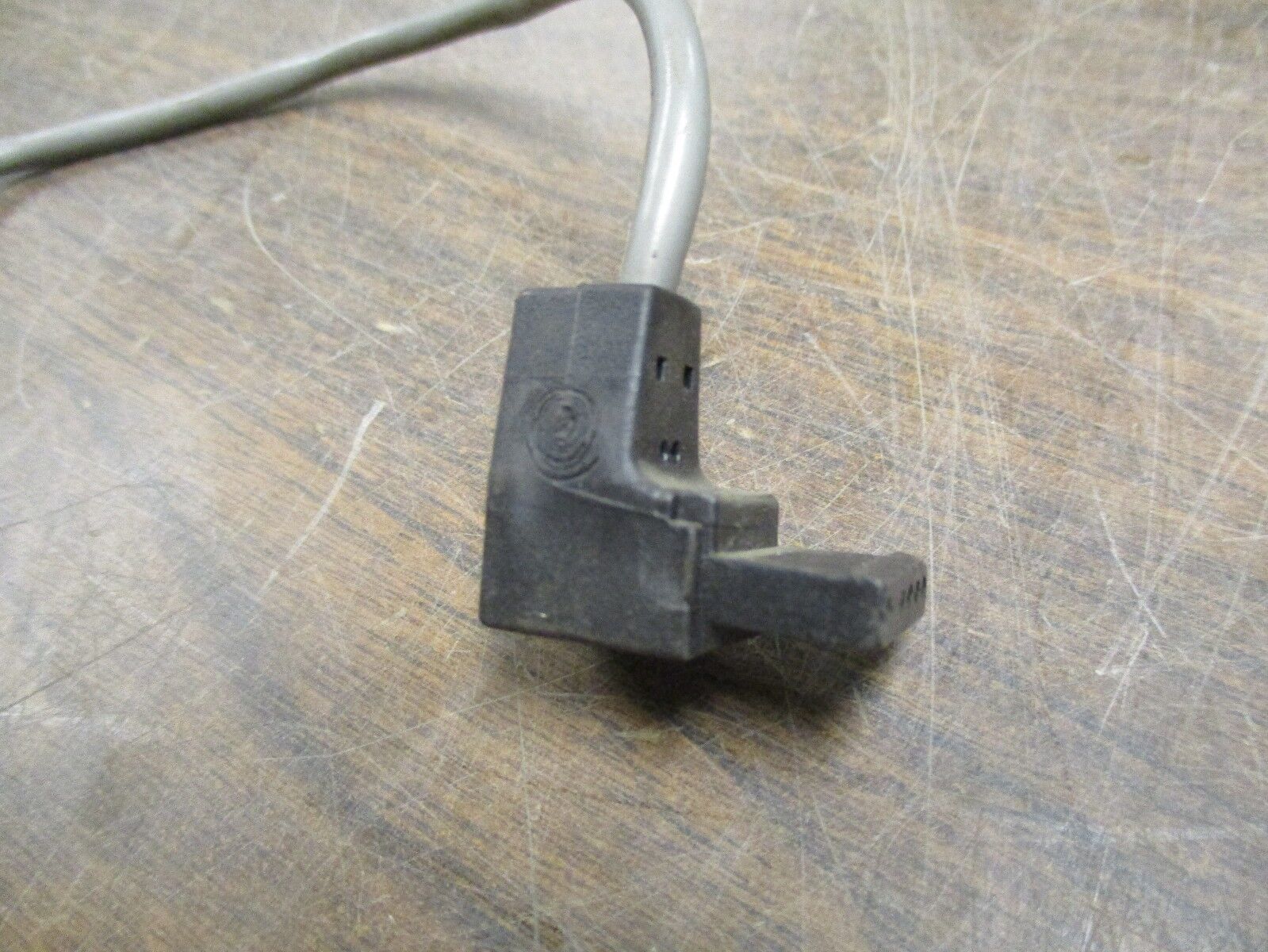 Westinghouse Advantage PONI 2D79735G04 WPONI 120V 50/60Hz *Broken Clips* Used