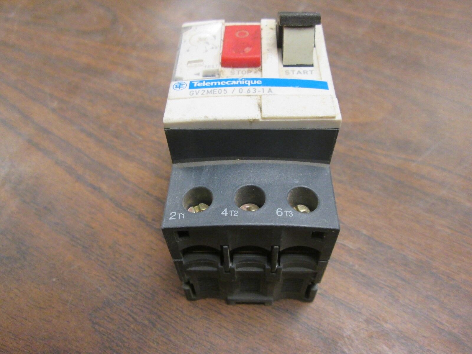 Telemecanique Manual Motor Starter GV2ME05 Range: 0.63-1A Used