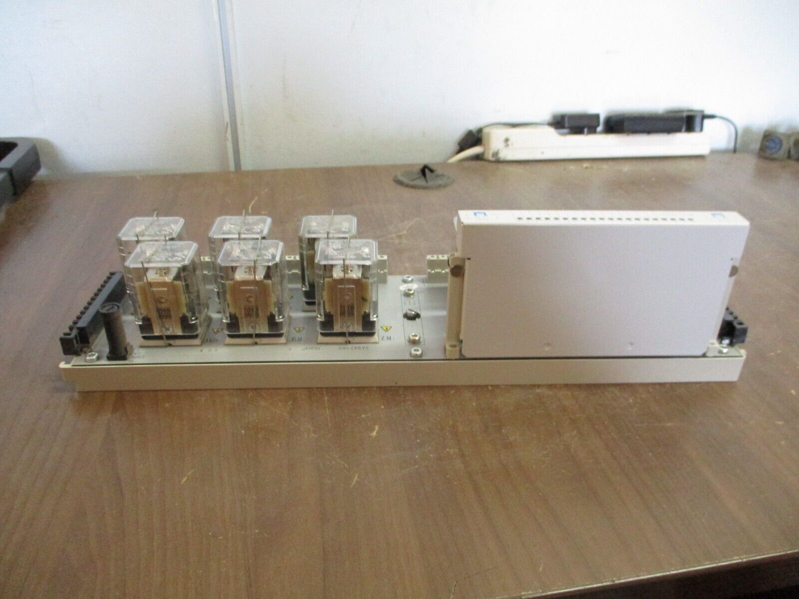 Tyco/Emerson Ovation Relay Assembly 5A26458G05 Rev. 09 *(2) Broken Corners* Used