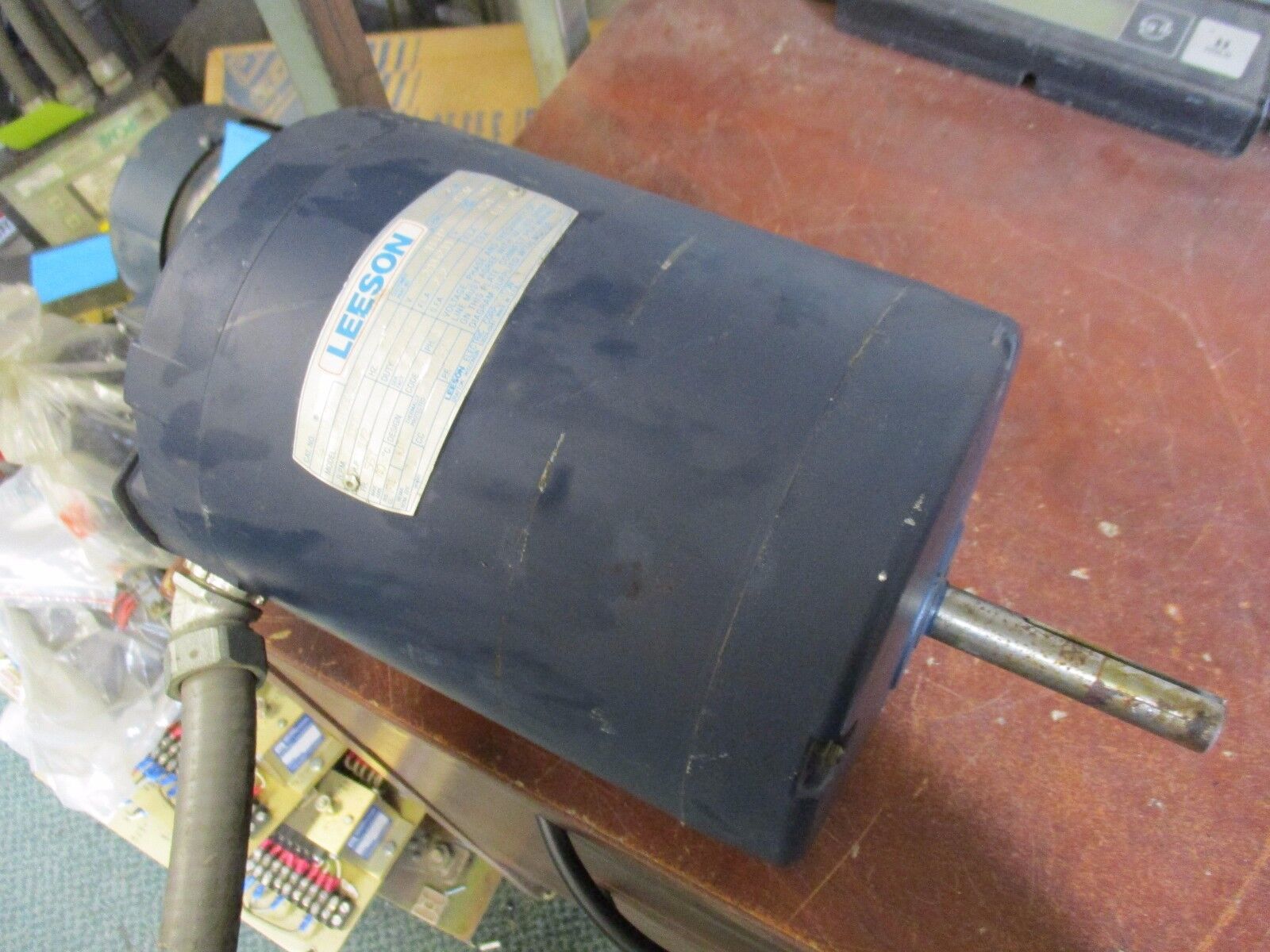 Leeson AC Motor 116069.00 1/2HP 1140RPM 56Y Frame 208-230/460V 2.2/1.1A Used