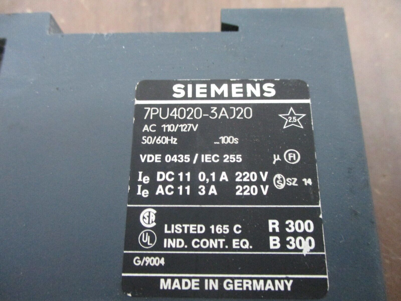Siemens Time Relay 7PU4020-3AJ20 Range: 5-100S 110-127V 50/60Hz Used