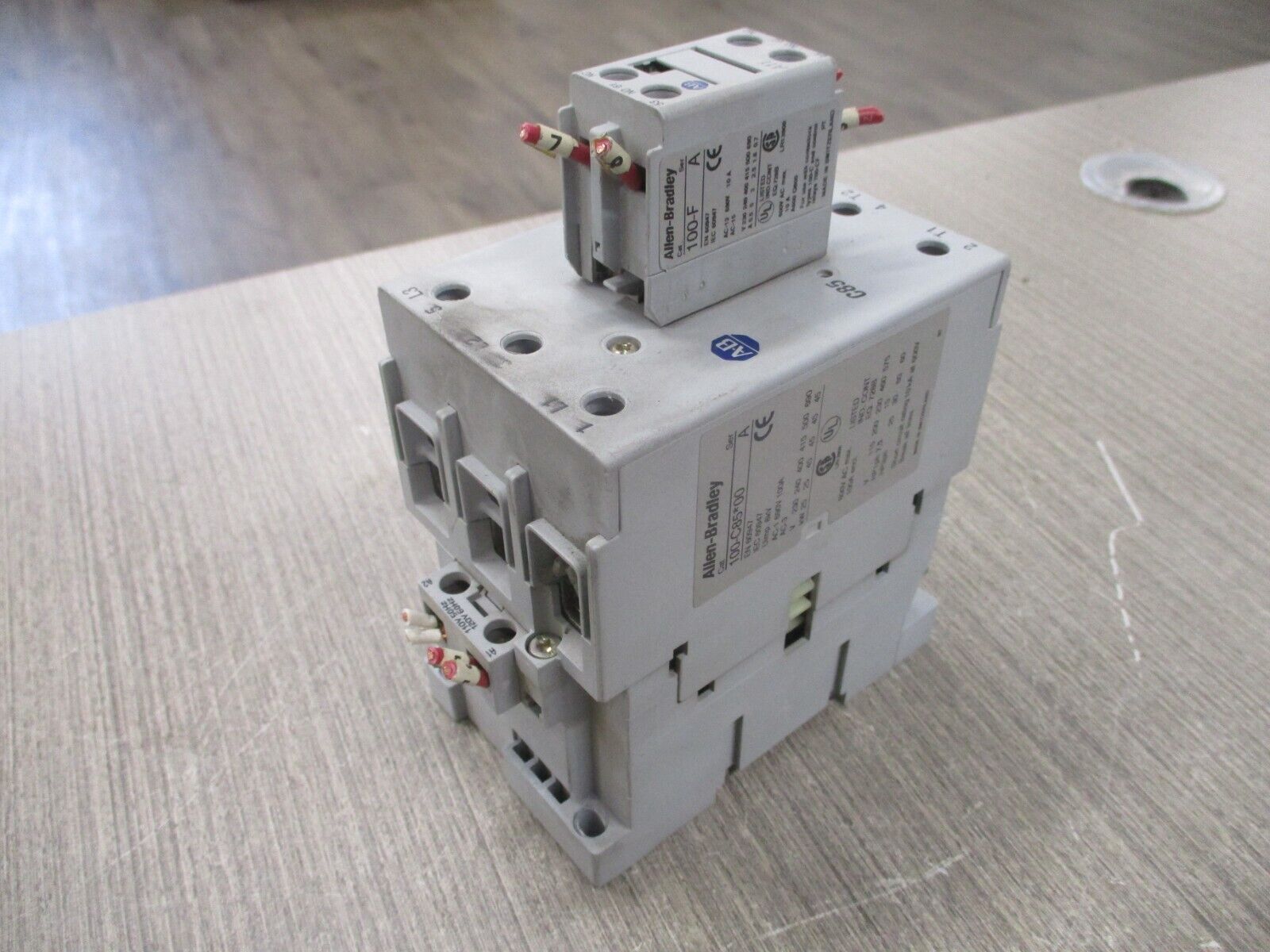 Allen-Bradley Contactor 100-C85*00 120V Coil 100A 600V w/ Aux Contact Block Used