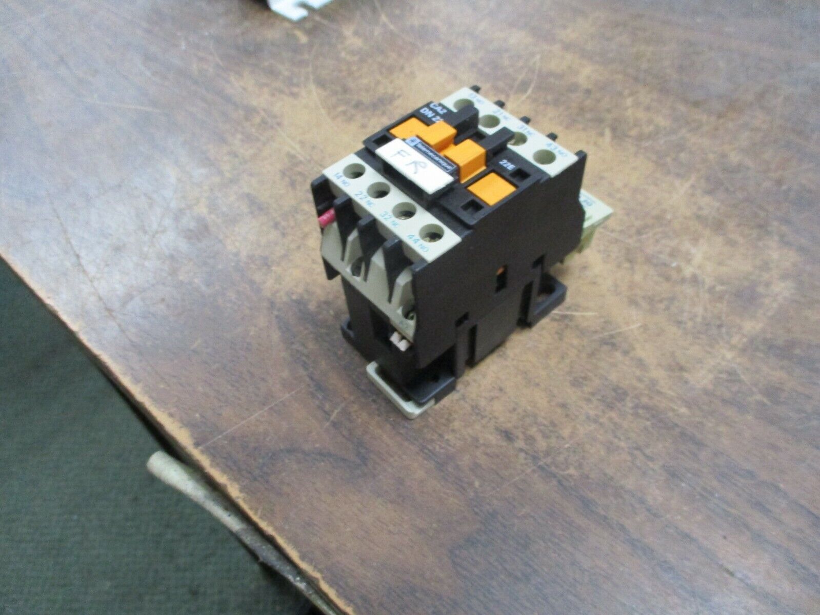 Telemecanique Contactor CA2 DN 22 120V Coil 600V w/ Suppressor Module Used