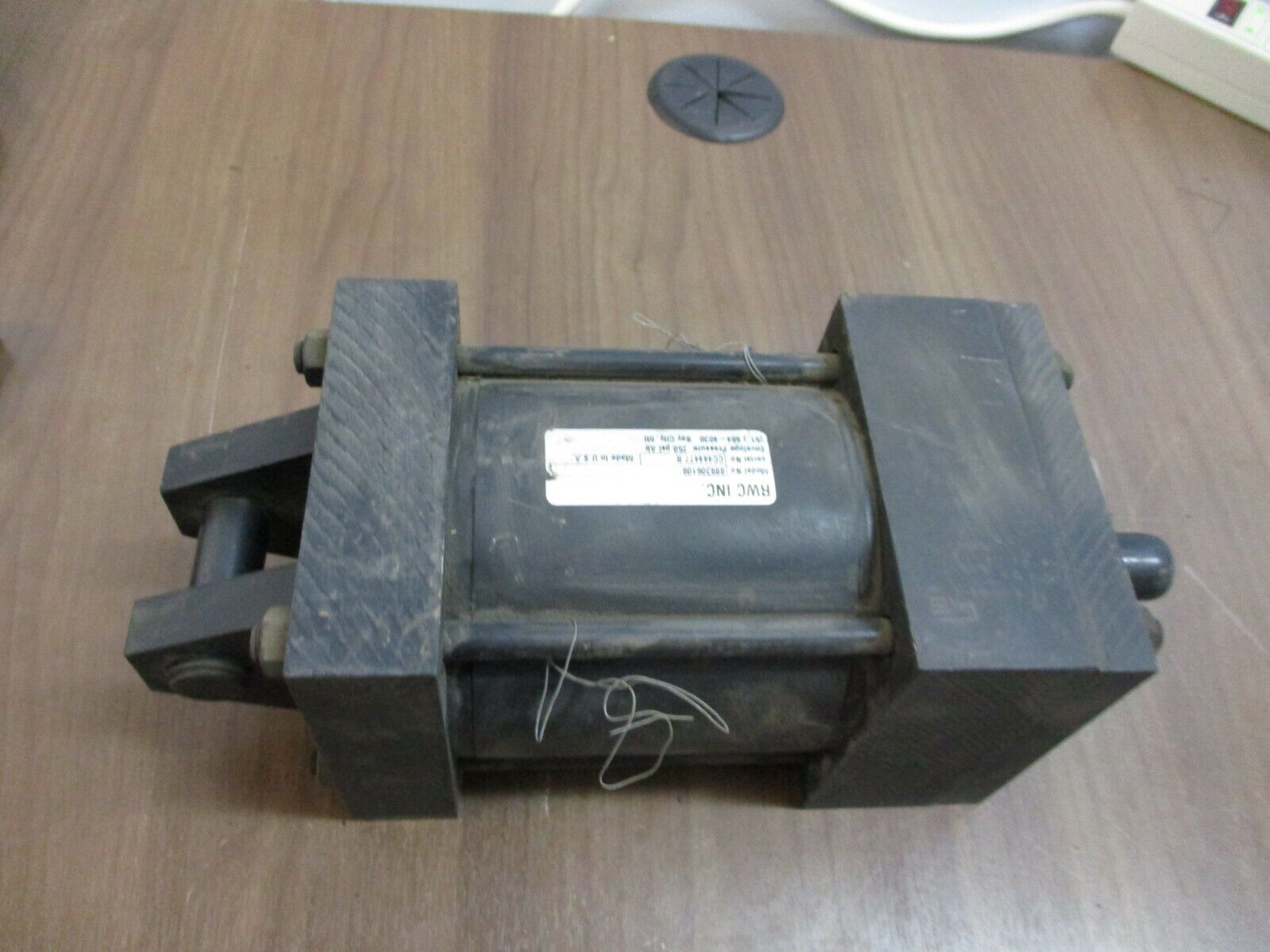 RWC Air Cylinder 889306108 250 PSI Used