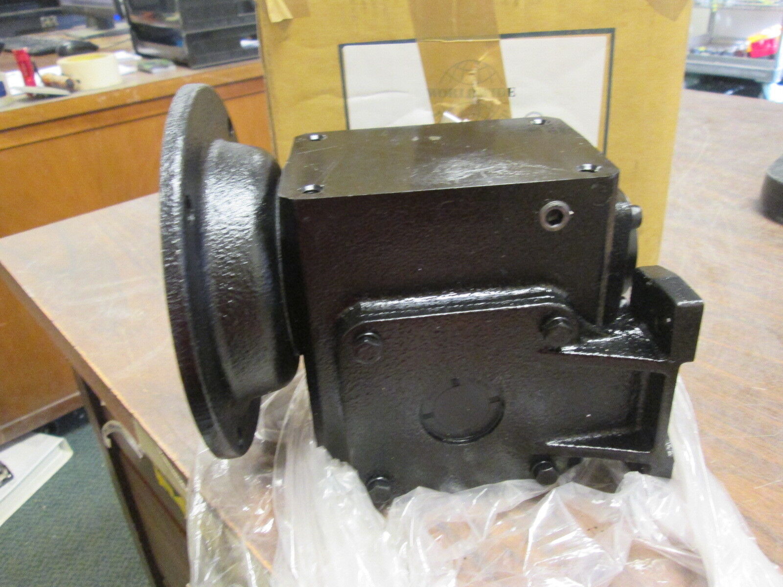 Worldwide Speed Reducer HdRFVM175-60/1-L-56C Size: 175 Ratio: 60 New Surplus