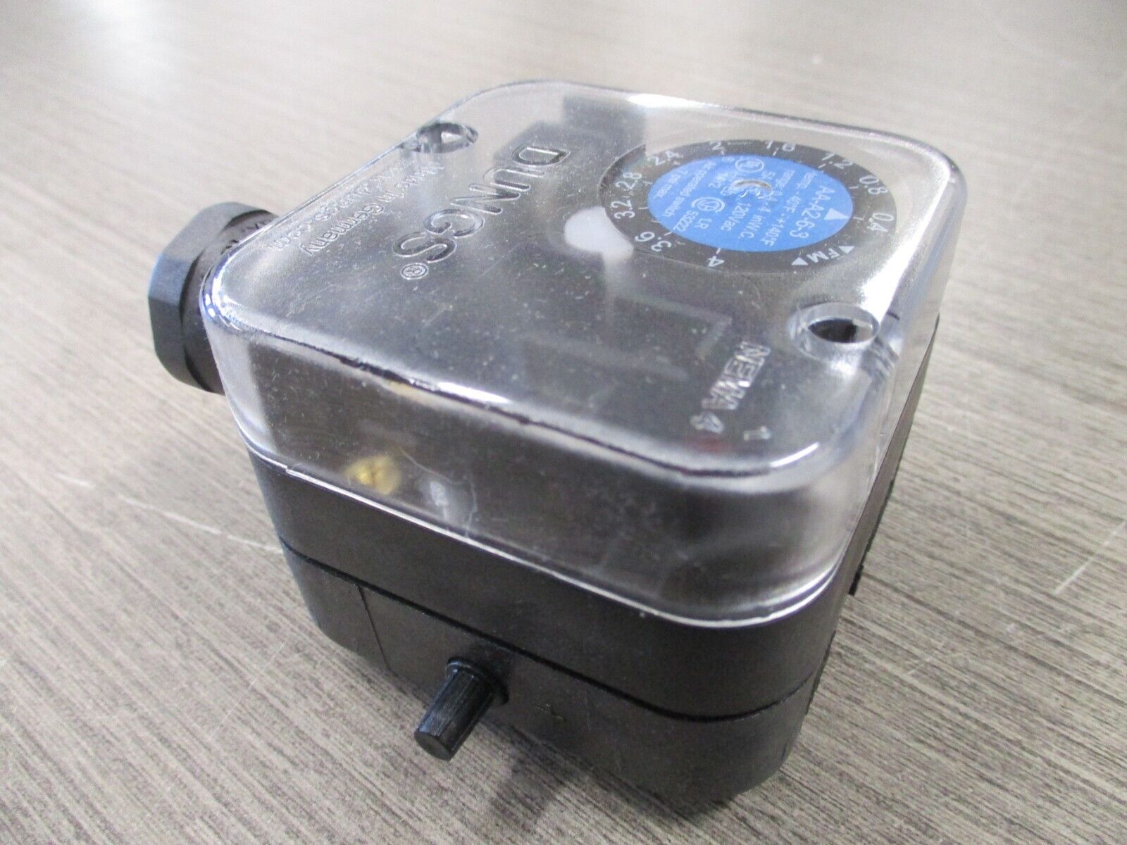 Dungs Pressure Switch 266934 AA-A2-6-3 New Surplus