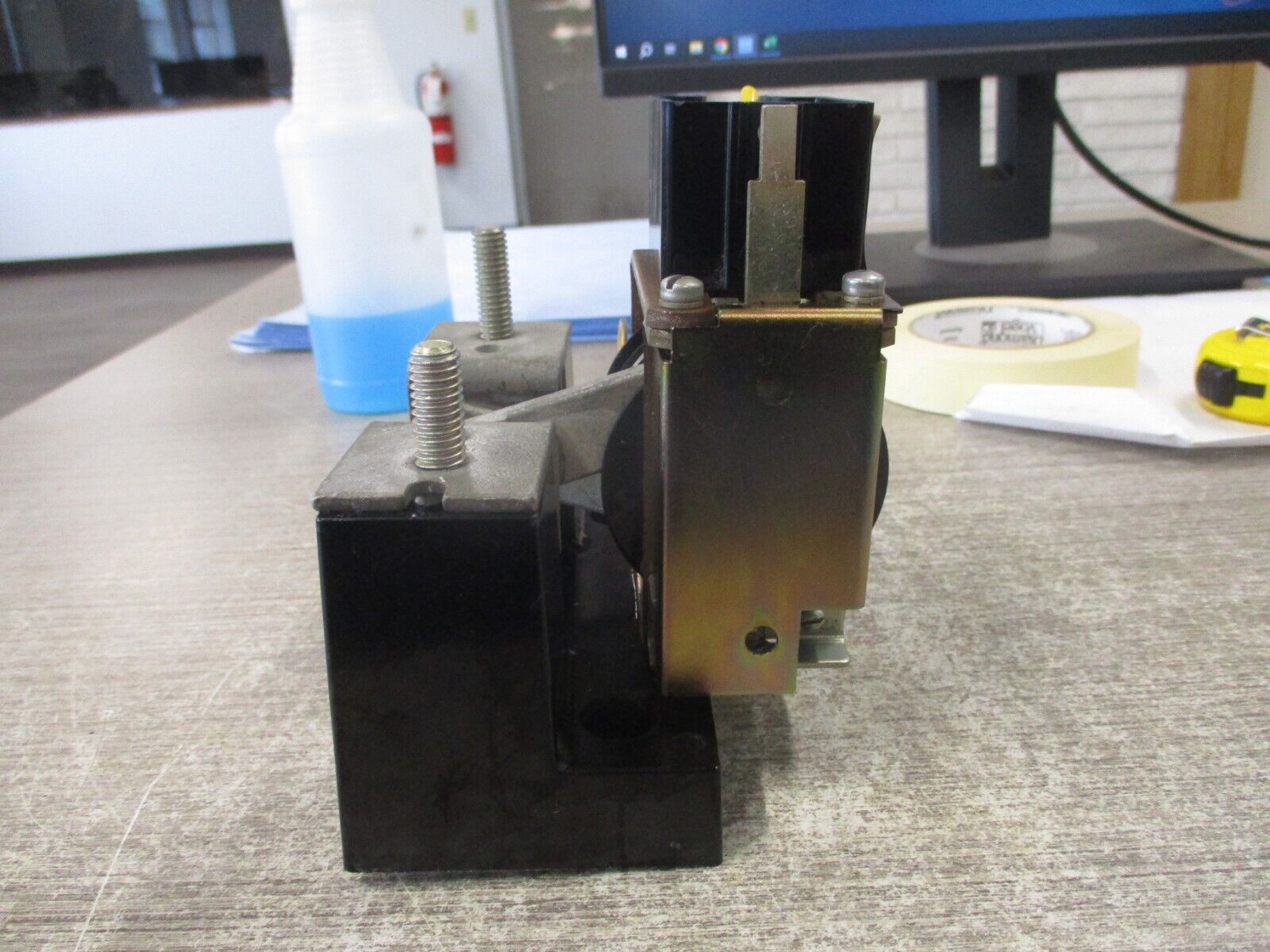 GE Magnetic Relay CR124YY0Y24 320A 600V Used