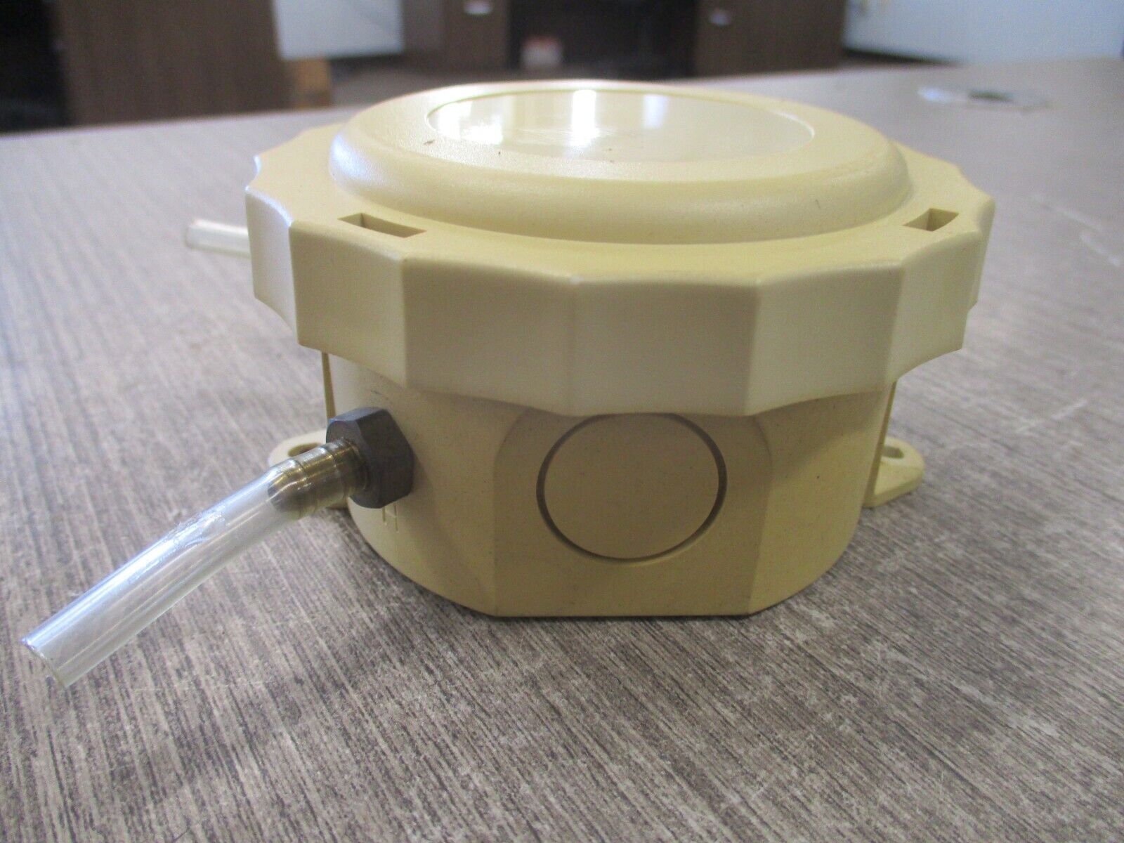 BAPI Pressure Transmitter ZPS-20-SR08-EU-NT Supply: 7-45VDC Used
