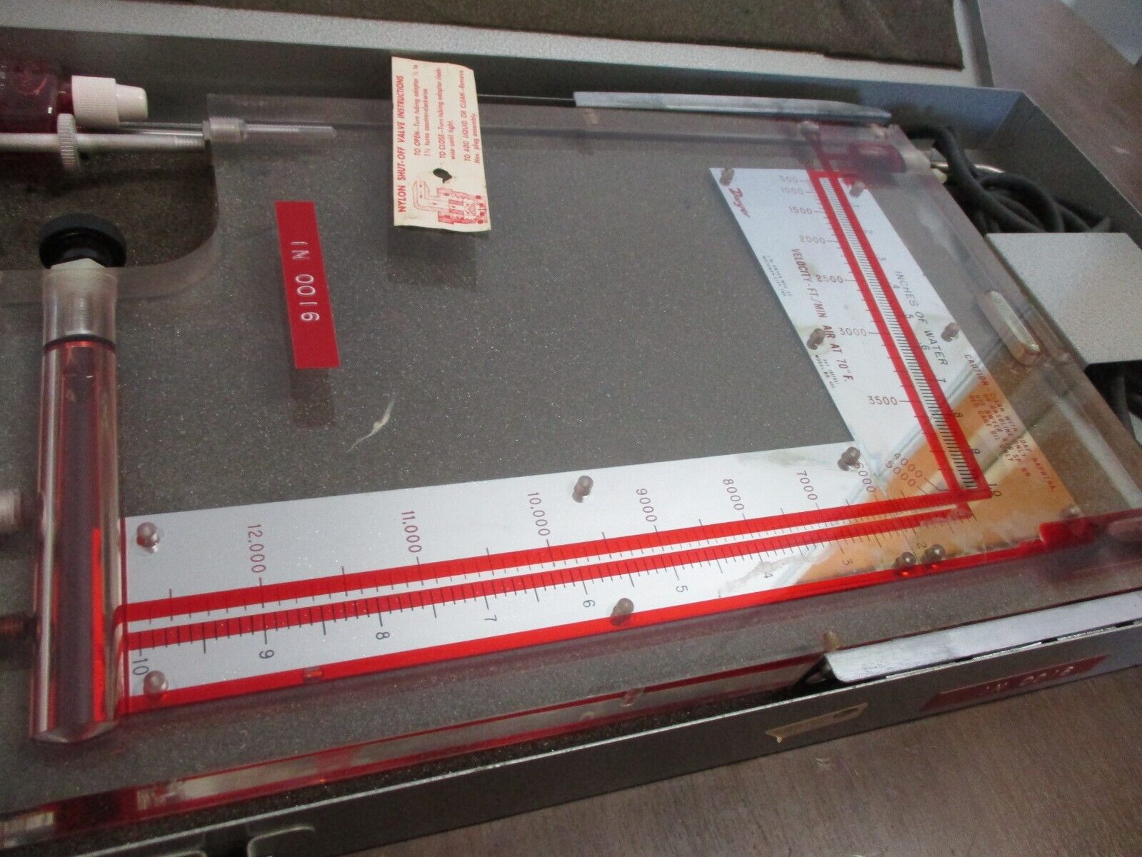 Dwyer Air Velocity Meter 400-10 Used