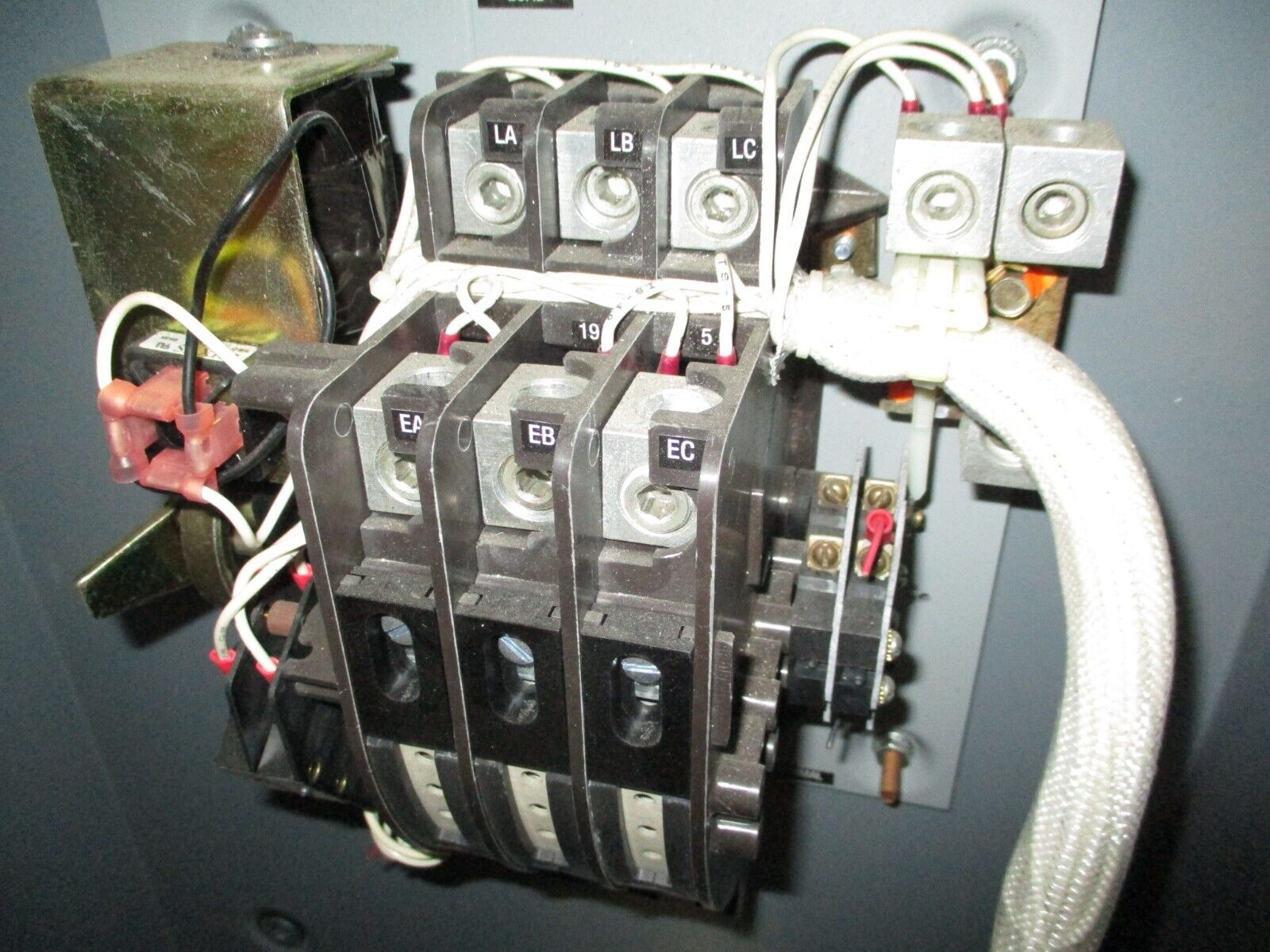 Kohler Automatic Transfer Switch KCT-AMTA-0104S 104A 480V 3Ph 4W 3P 60Hz Used